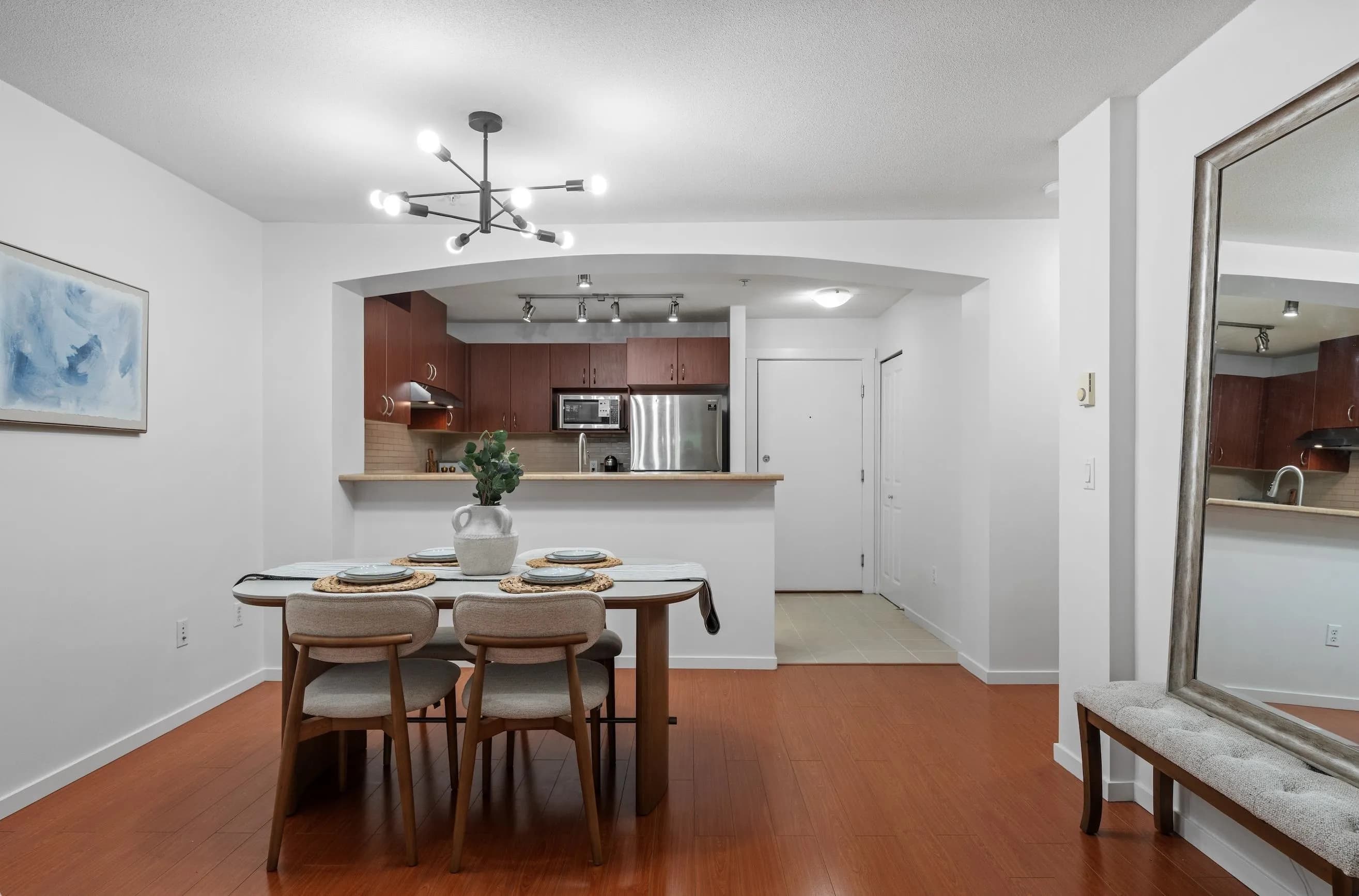 303 9098 Halston Court, Burnaby, BC V3N 0A6 — image 3
