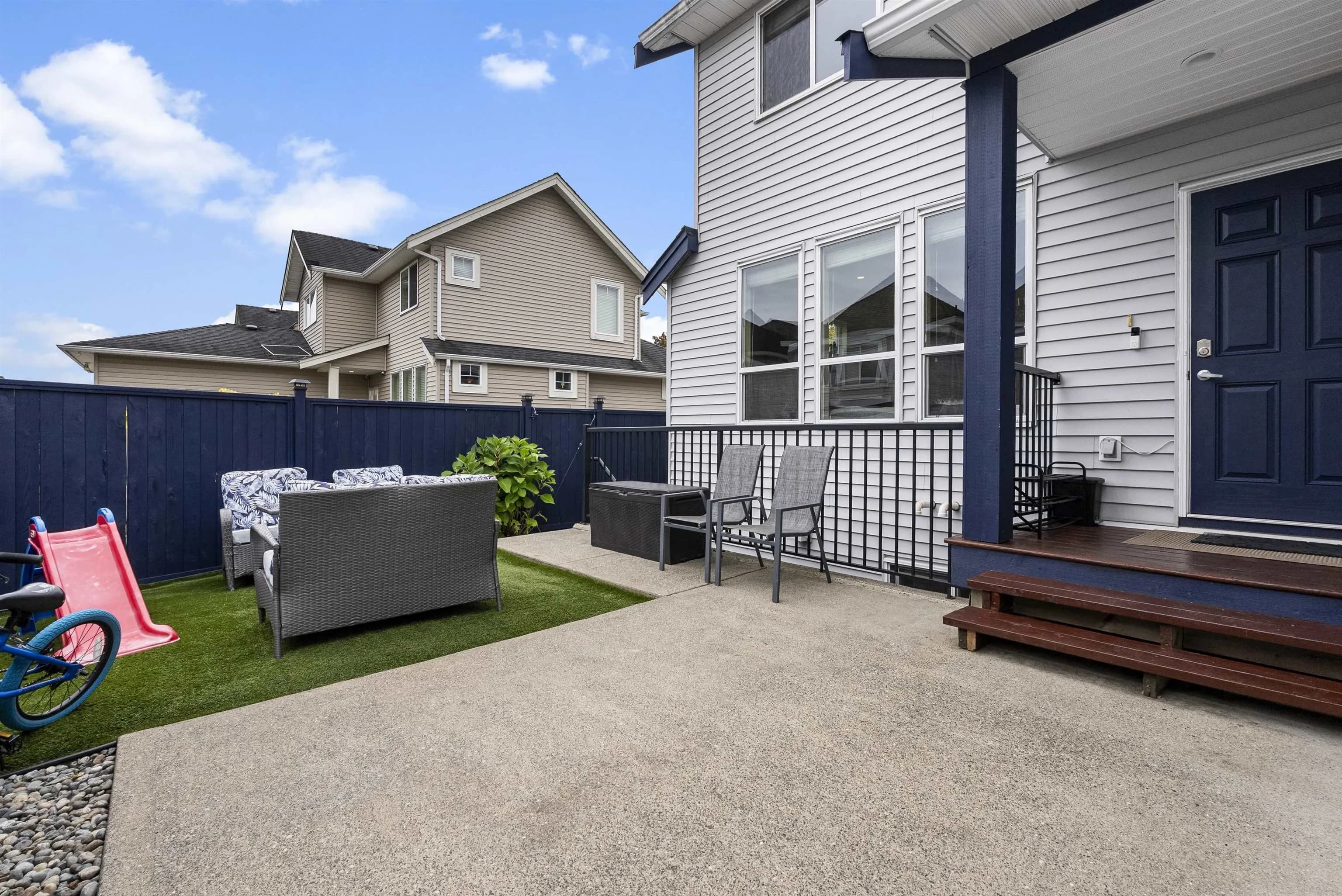 7116 195a Street, Surrey, BC V4N 5Z5 — image 35