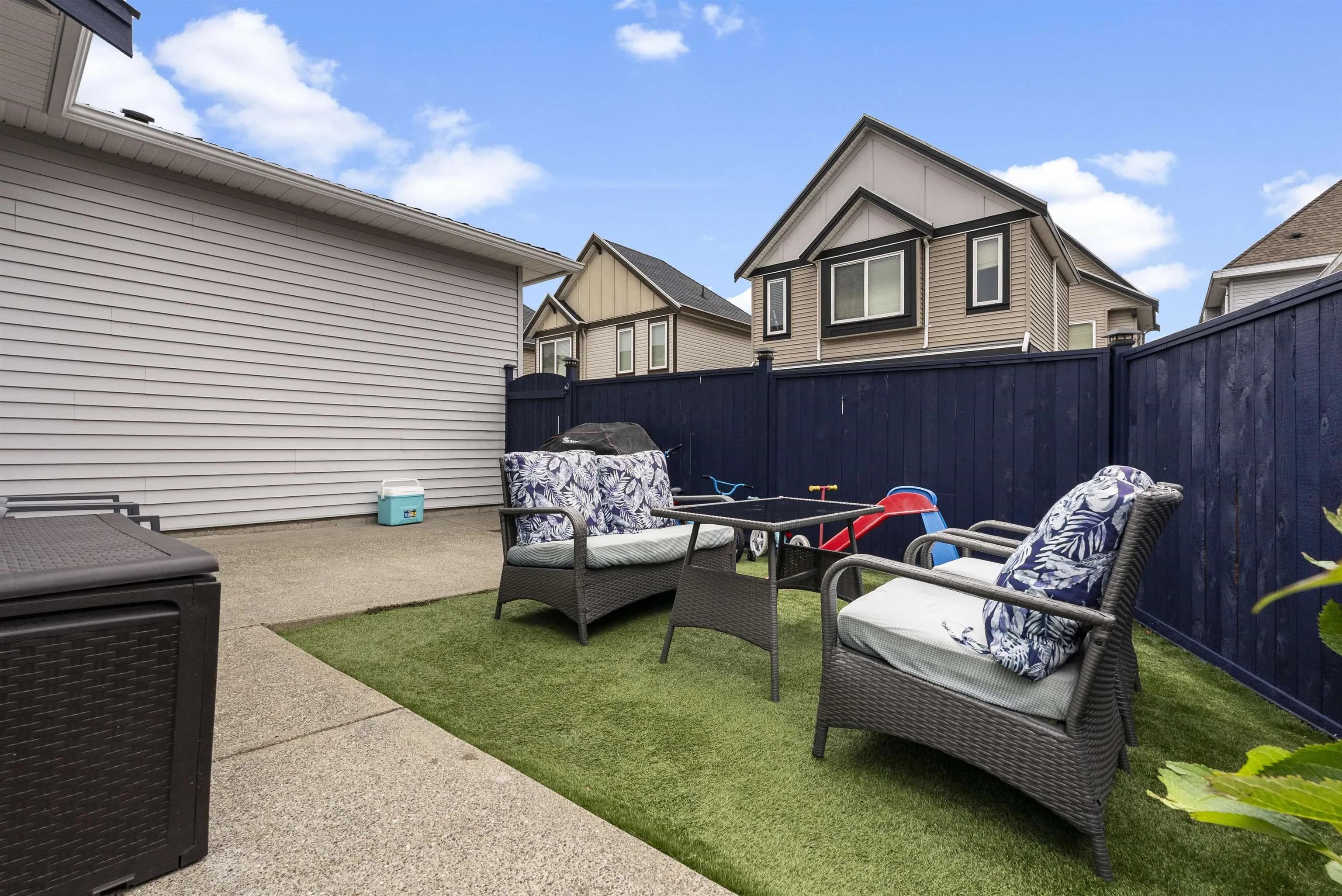 7116 195a Street, Surrey, BC V4N 5Z5 — image 36