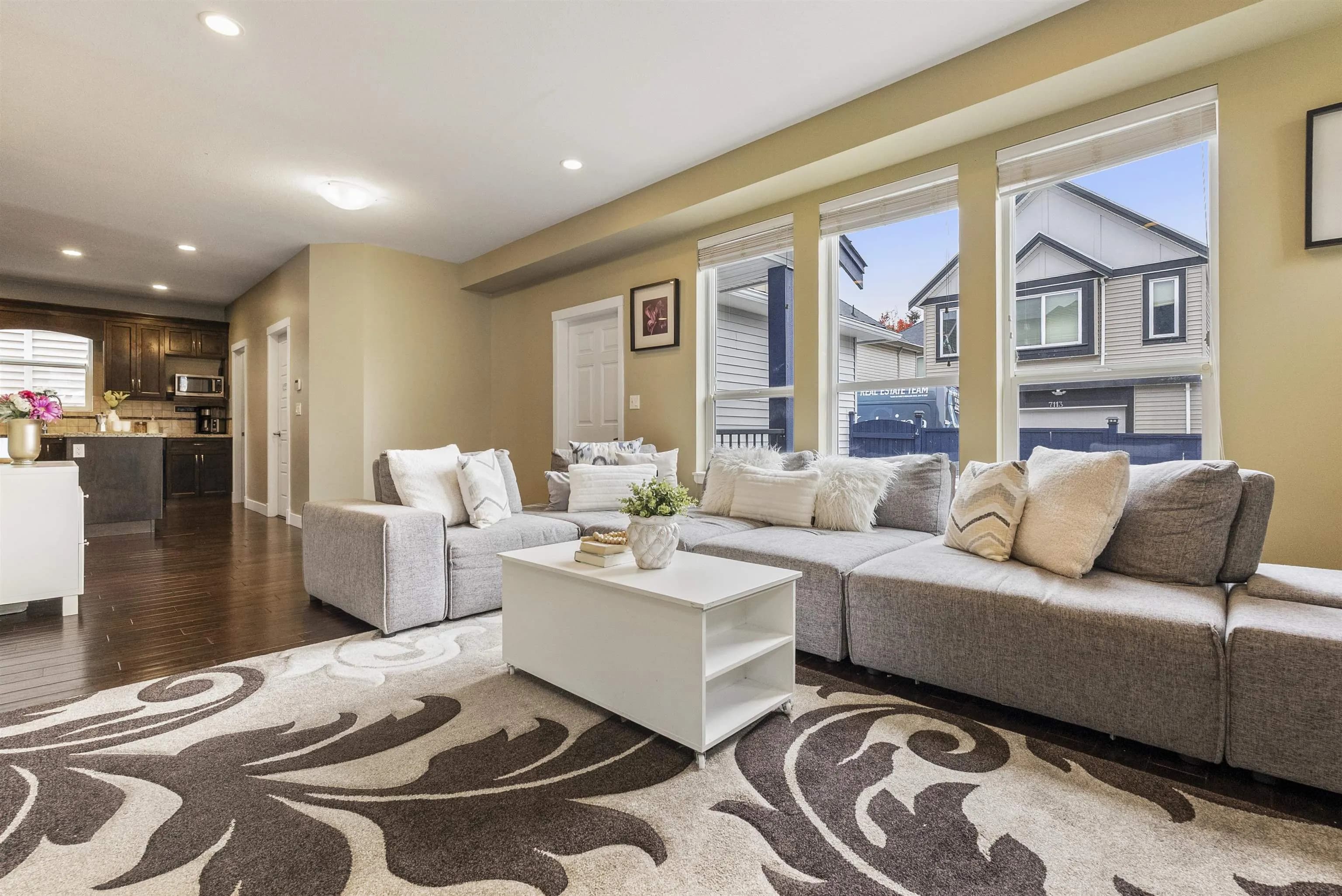 7116 195a Street, Surrey, BC V4N 5Z5 — image 3