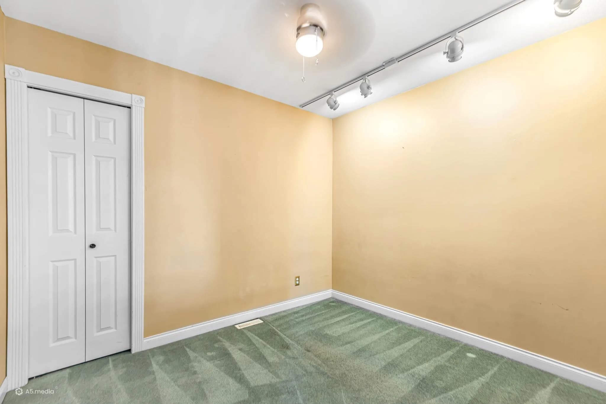 16715 78 Avenue, Surrey, BC V4N 0L8 — image 30