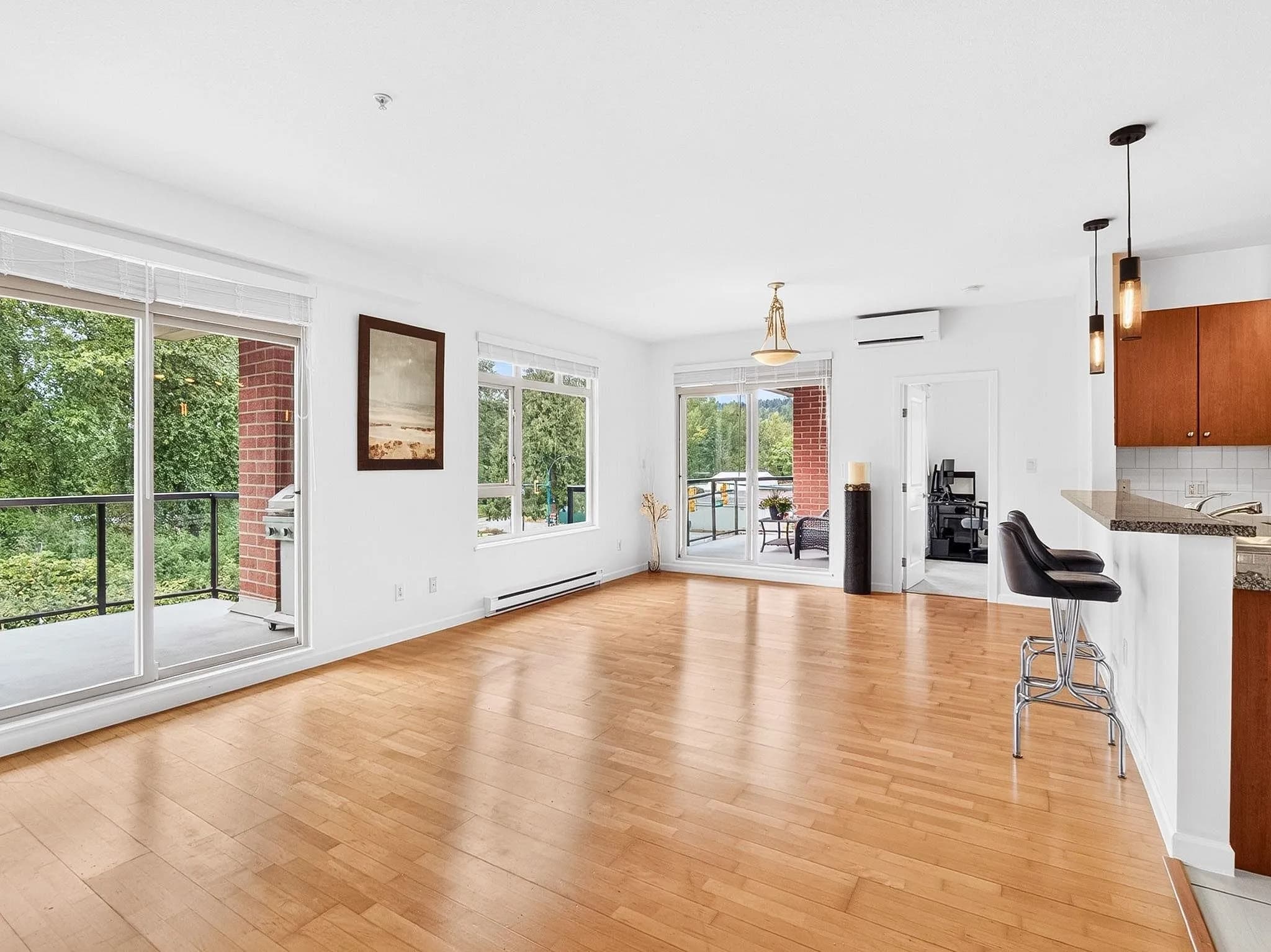 304 100 Capilano Road, Port Moody, BC V3H 5M9 — image 2