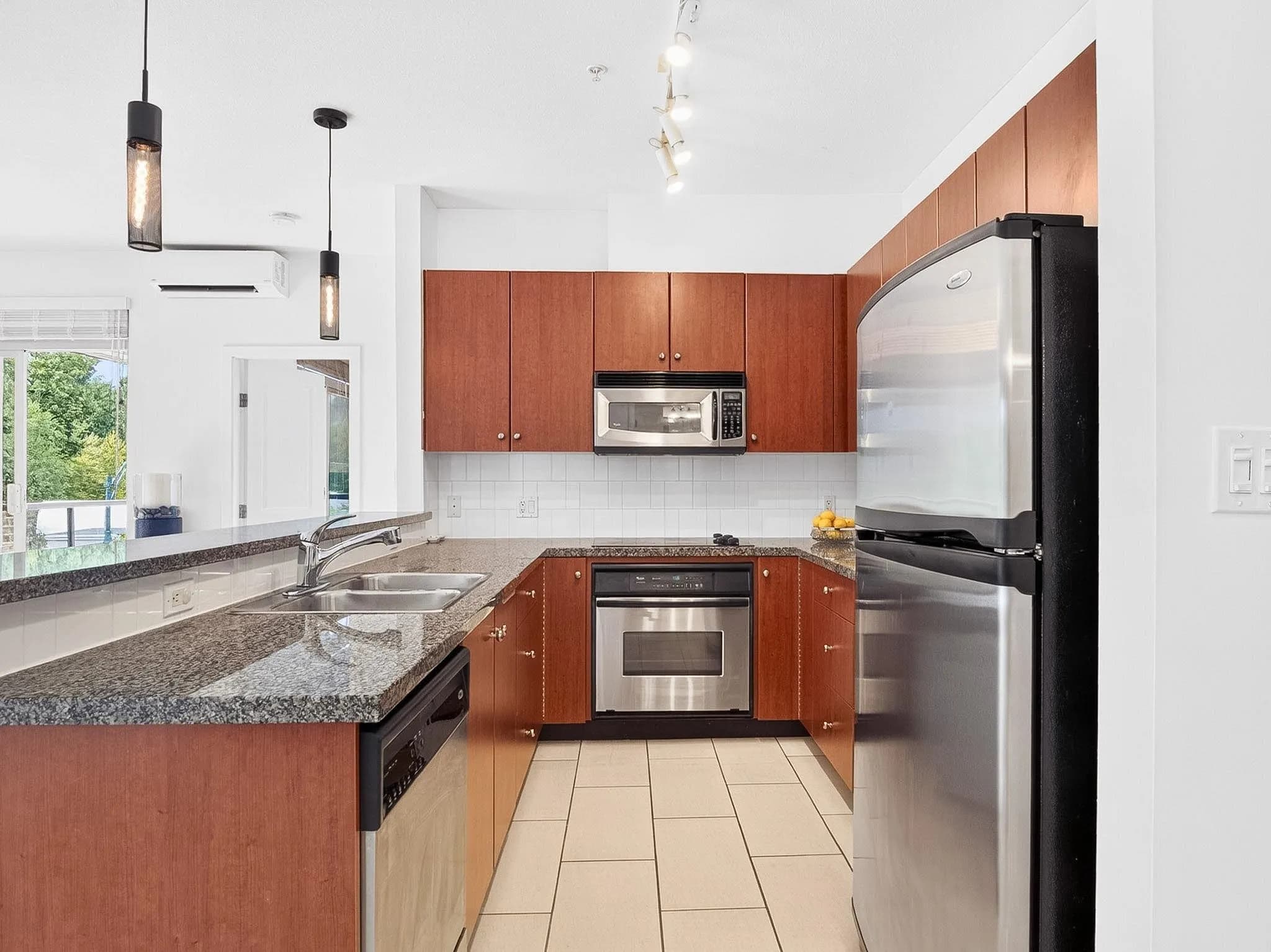 304 100 Capilano Road, Port Moody, BC V3H 5M9 — image 5