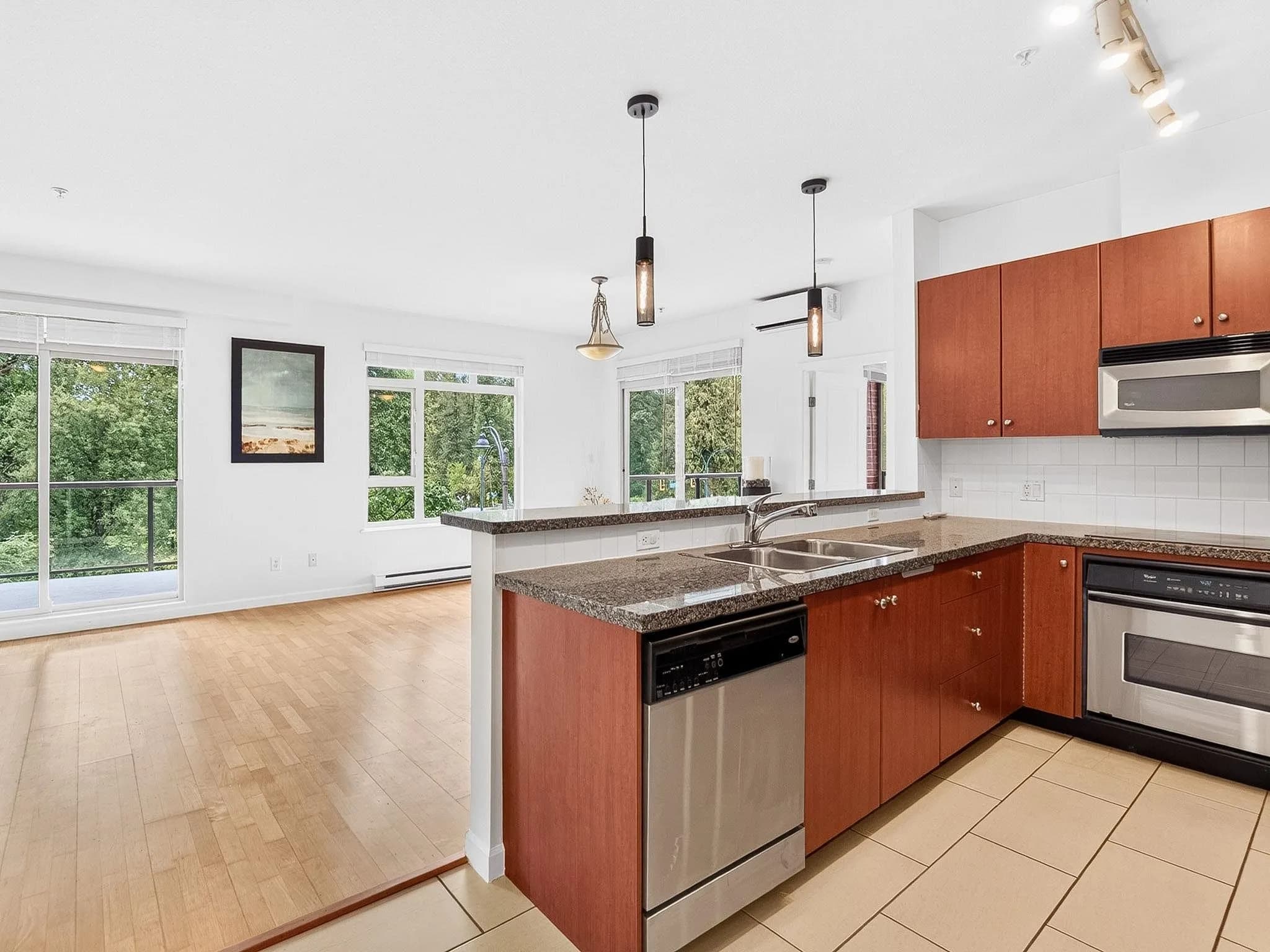 304 100 Capilano Road, Port Moody, BC V3H 5M9 — image 7