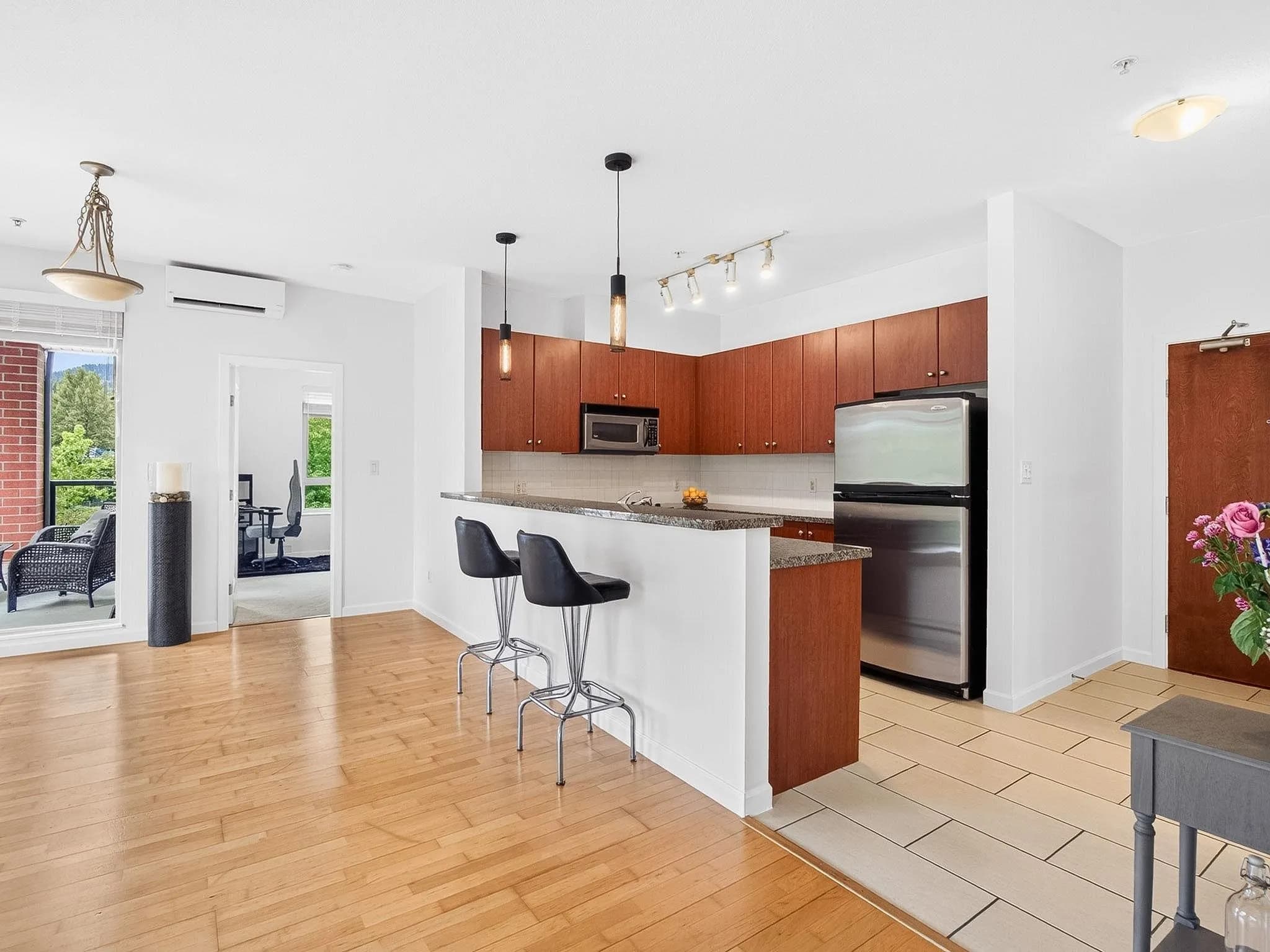 304 100 Capilano Road, Port Moody, BC V3H 5M9 — image 6