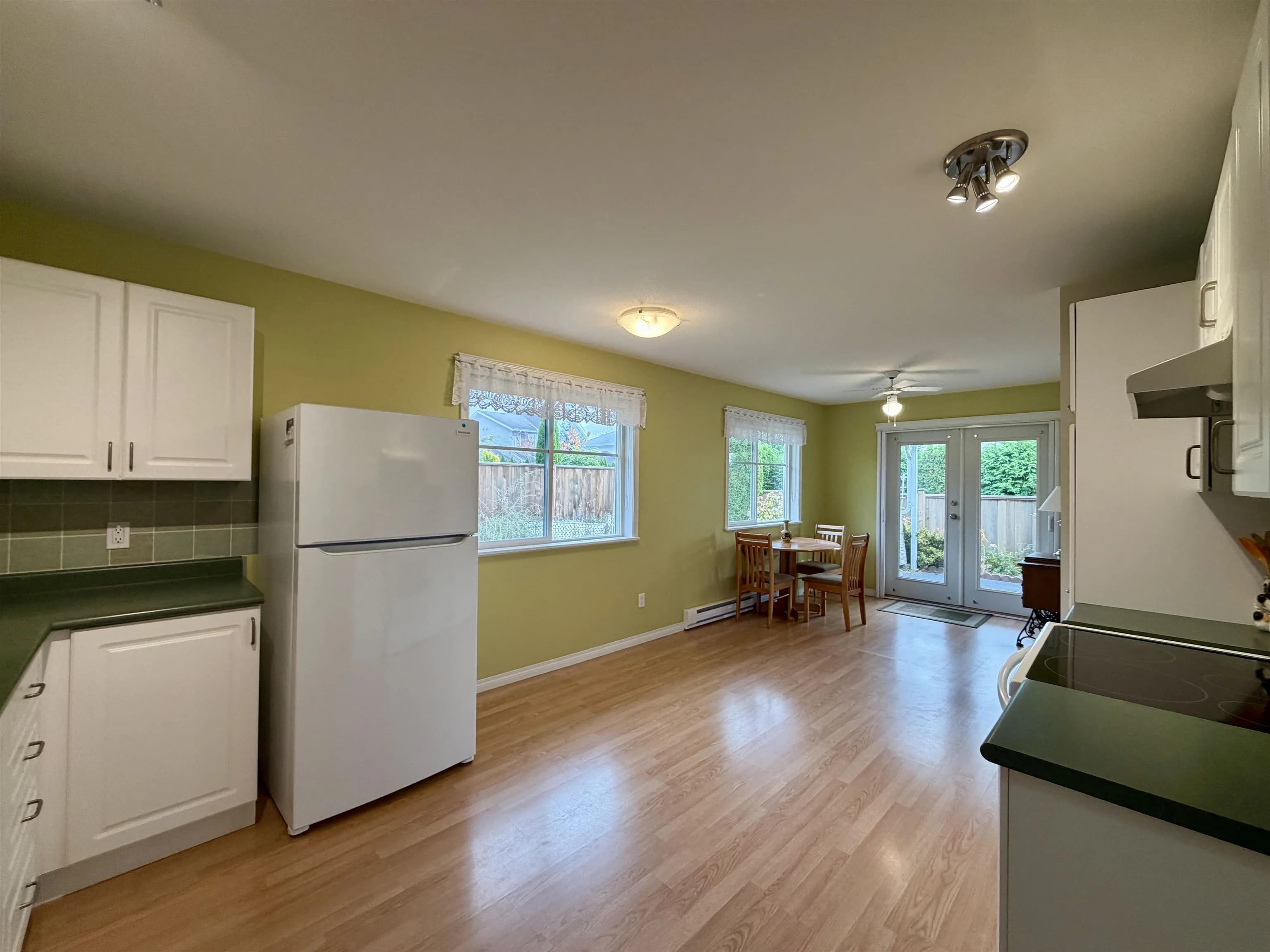 6317 Williams Place, Sechelt, BC V7Z 0M6 — image 11