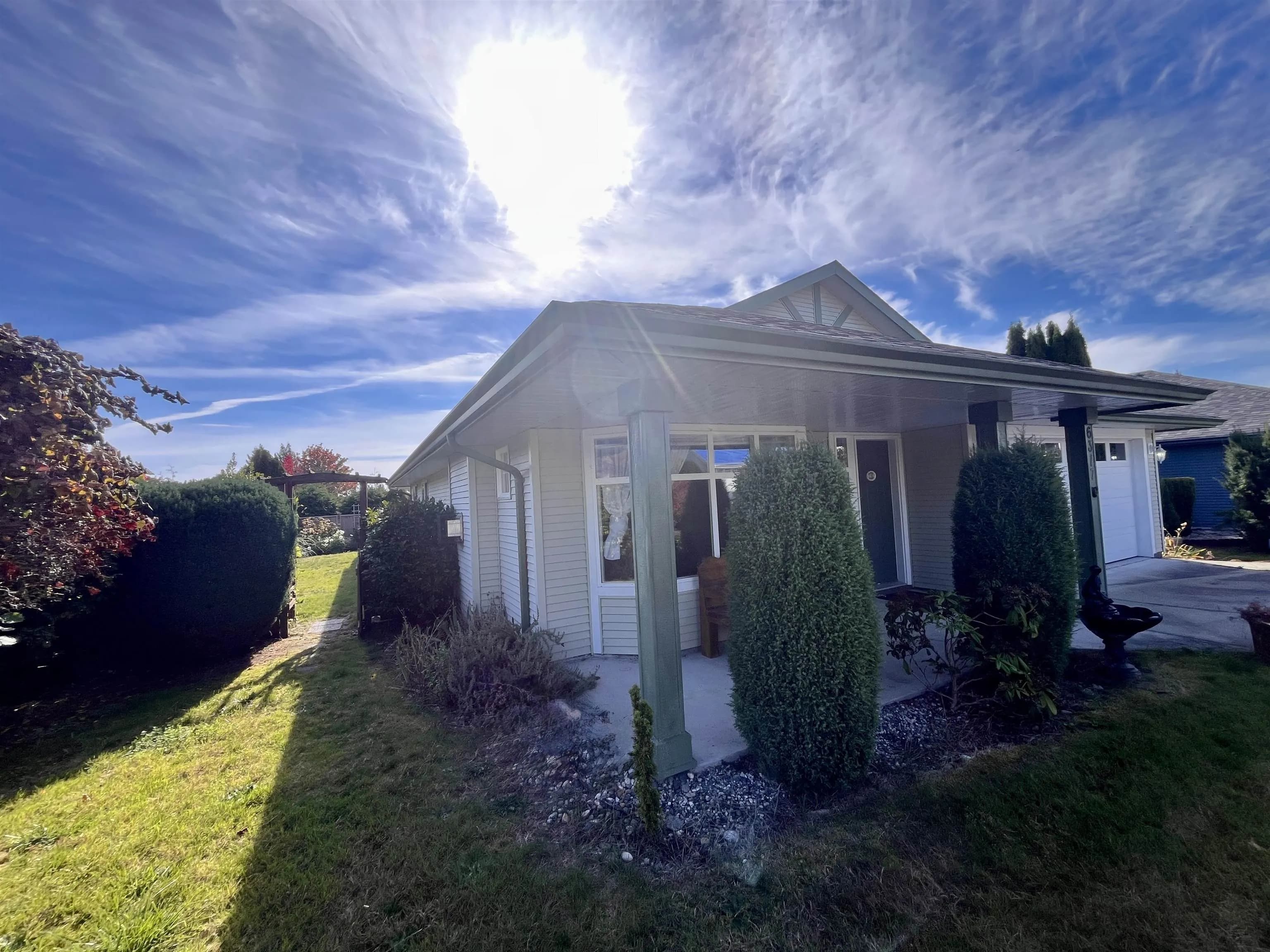 6317 Williams Place, Sechelt, BC V7Z 0M6 — image 2