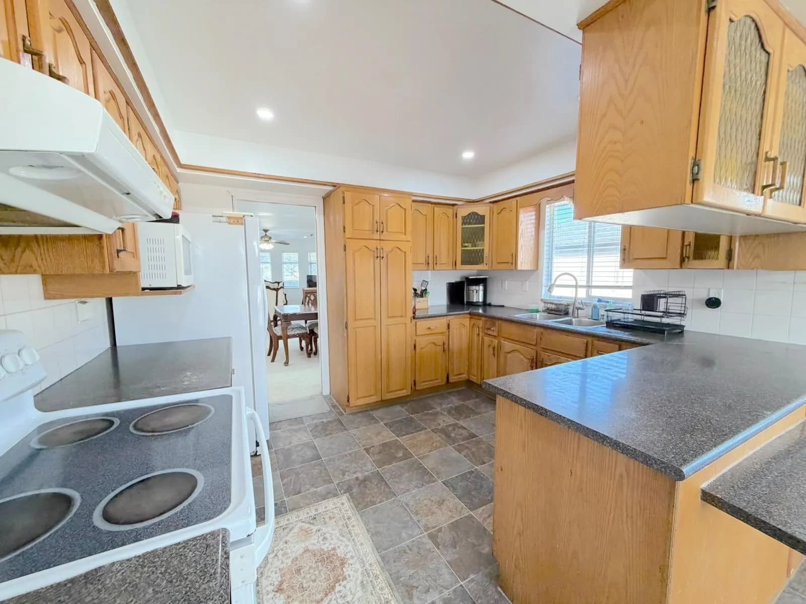 14962 96a Avenue, Surrey, BC V3R 9V6 — image 15