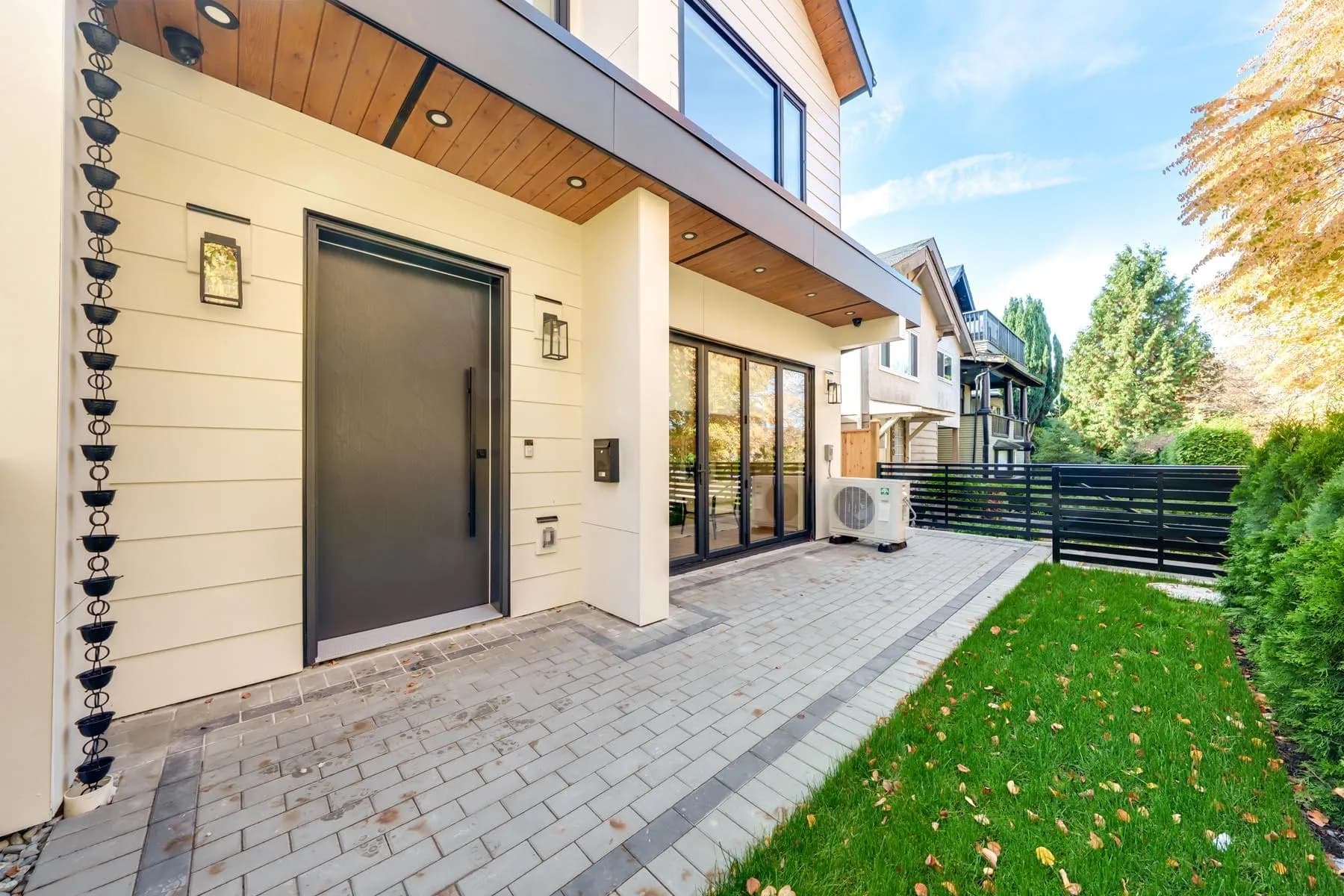 1 2686 Mcgill Street, Vancouver, BC V5K 1H3 — image 1