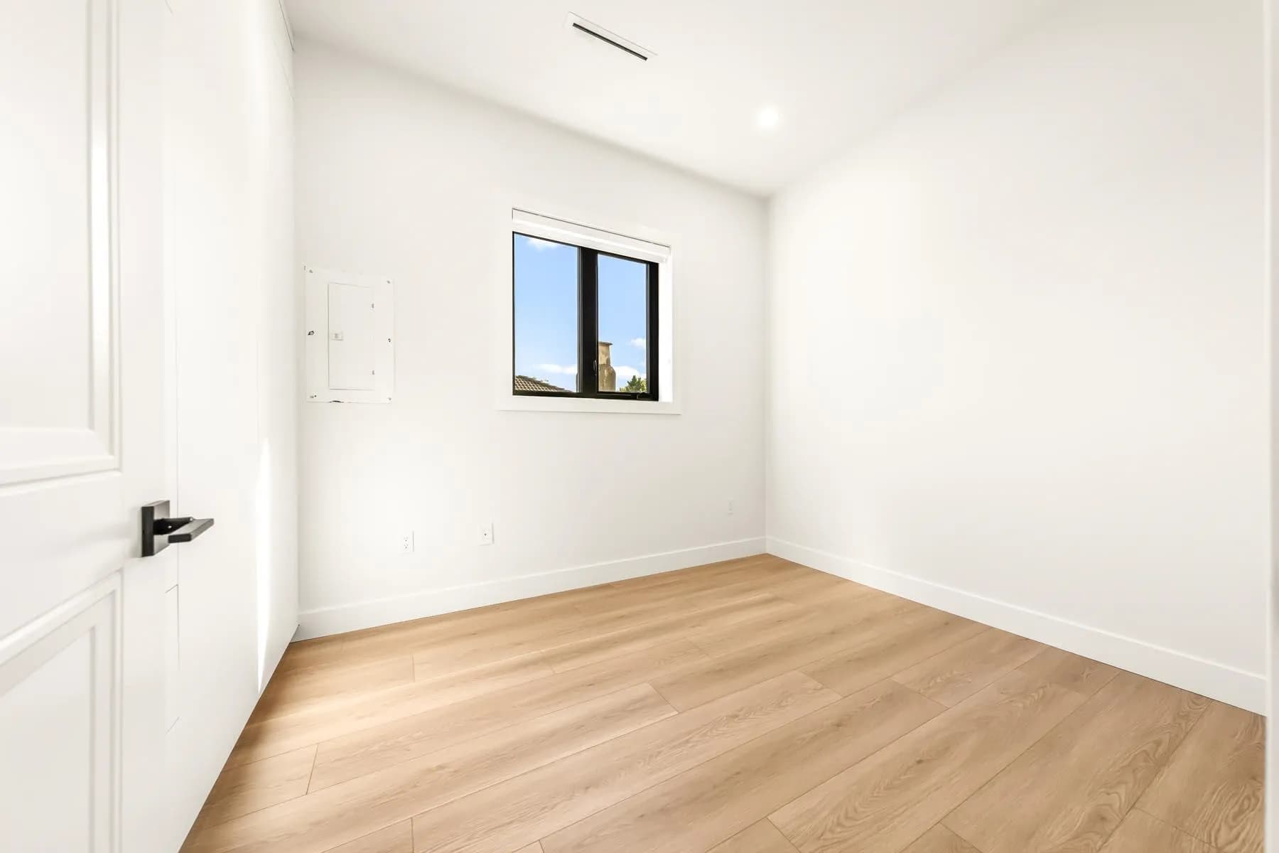 1 2686 Mcgill Street, Vancouver, BC V5K 1H3 — image 16