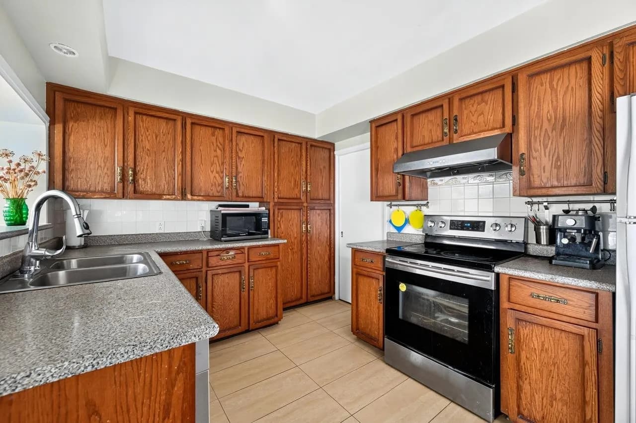 3232 W 16th Avenue, Vancouver, BC V6K 3E3 — image 13