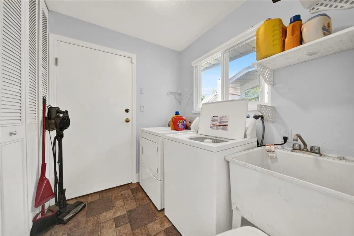 1953 158a Street, Surrey, BC V4A 8G9 — image 28