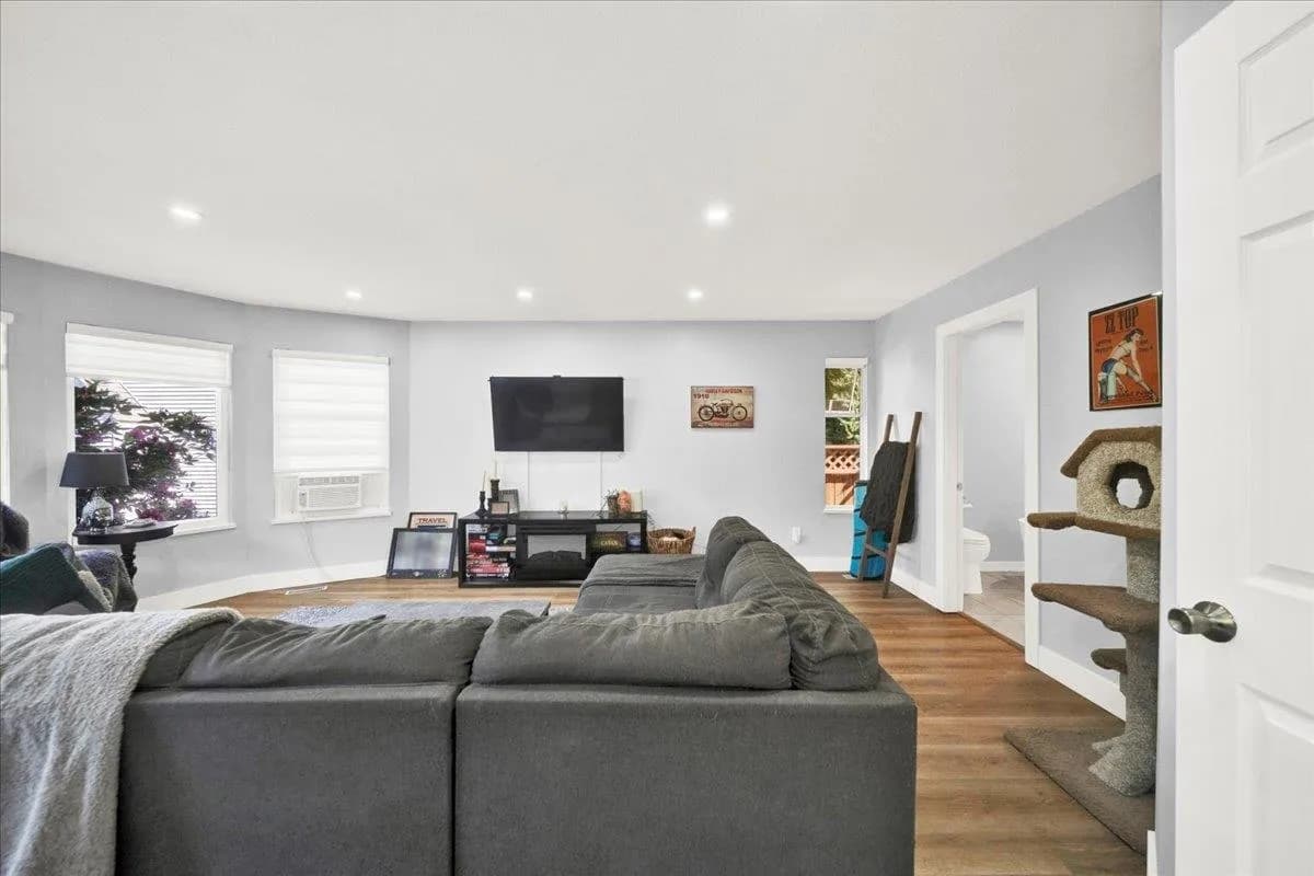 1953 158a Street, Surrey, BC V4A 8G9 — image 23