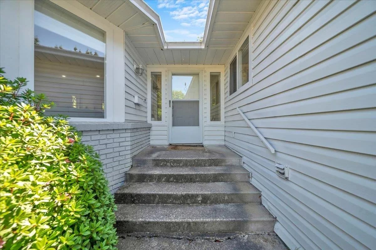 1953 158a Street, Surrey, BC V4A 8G9 — image 12