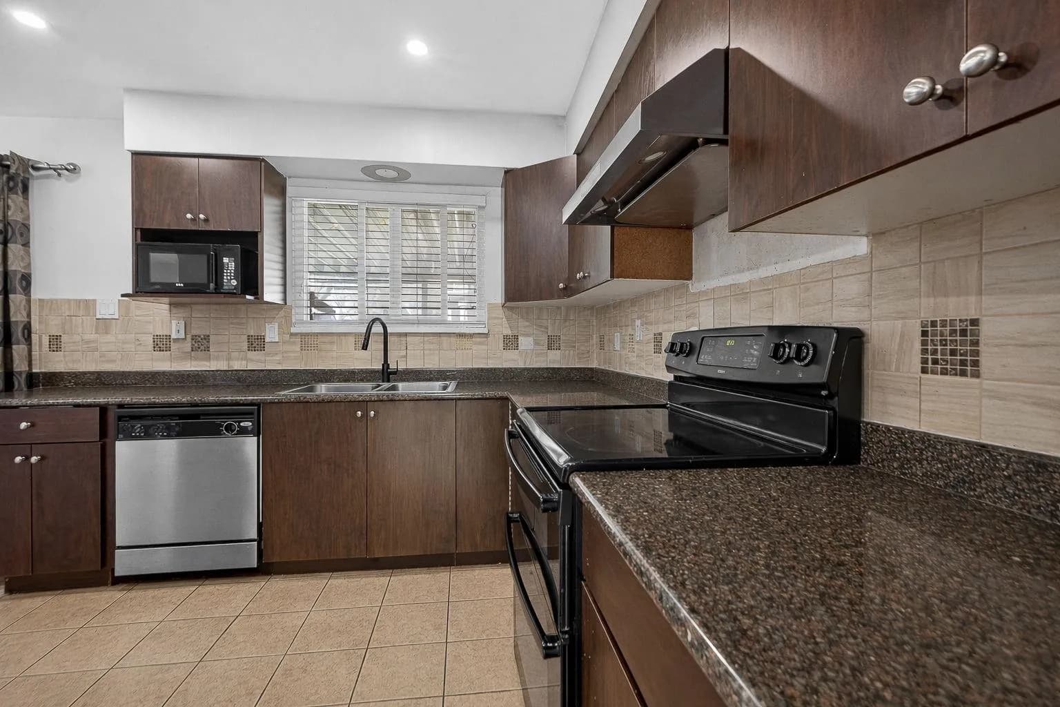 12959 Carluke Crescent, Surrey, BC V3V 6R5 — image 11