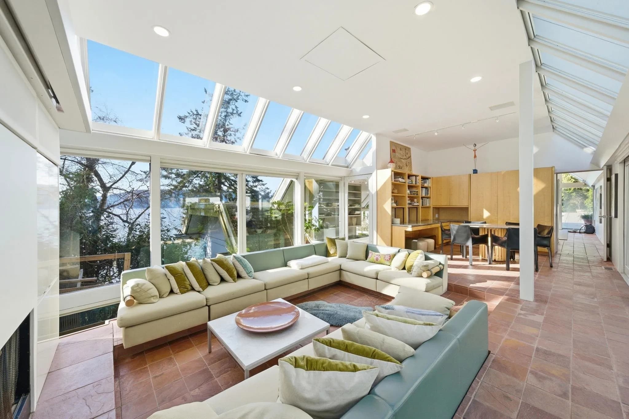 5210 Marine Drive, West Vancouver, BC V7W 2P8 — image 11