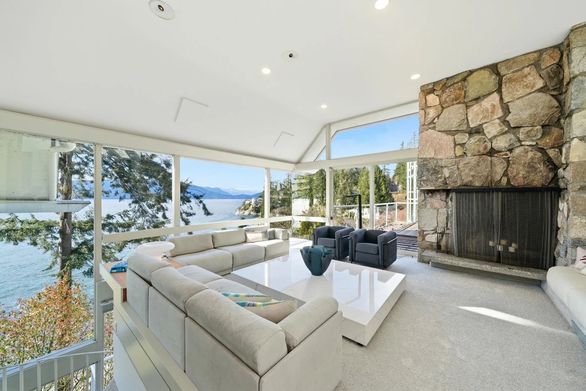 5210 Marine Drive, West Vancouver, BC V7W 2P8 — image 16