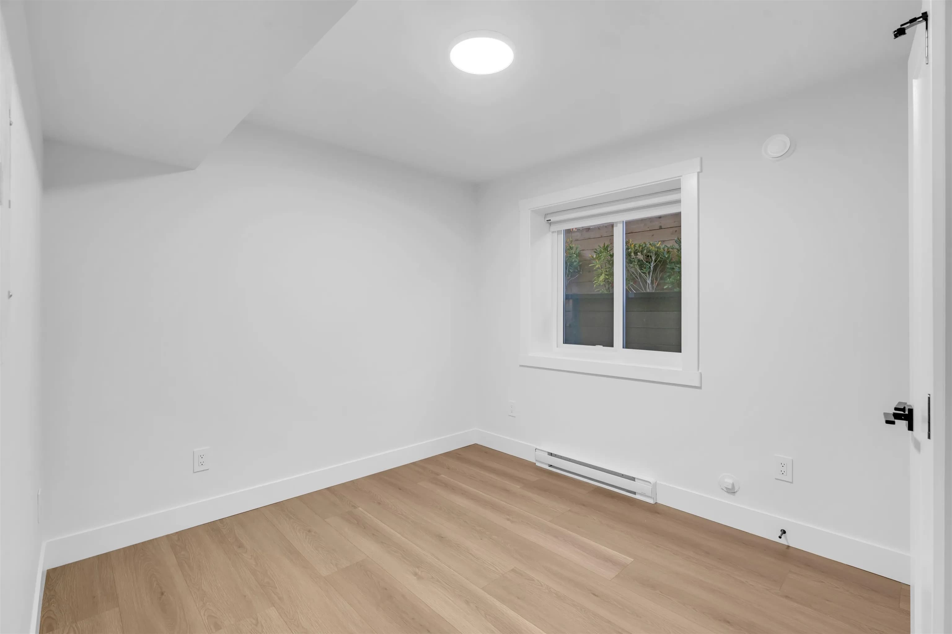 102 11410 139 Street, Surrey, BC V3R 2M1 — image 4