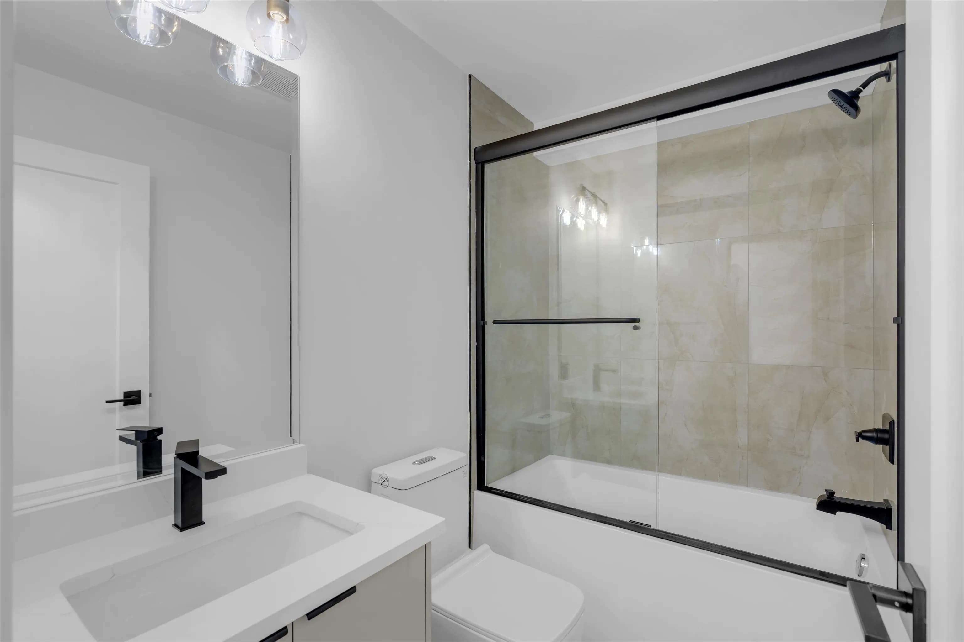 102 11410 139 Street, Surrey, BC V3R 2M1 — image 8