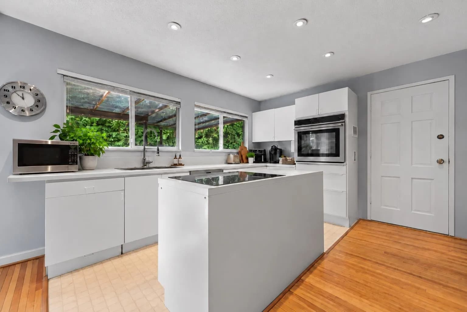 6250 Summit Avenue, West Vancouver, BC V7W 1Y2 — image 12