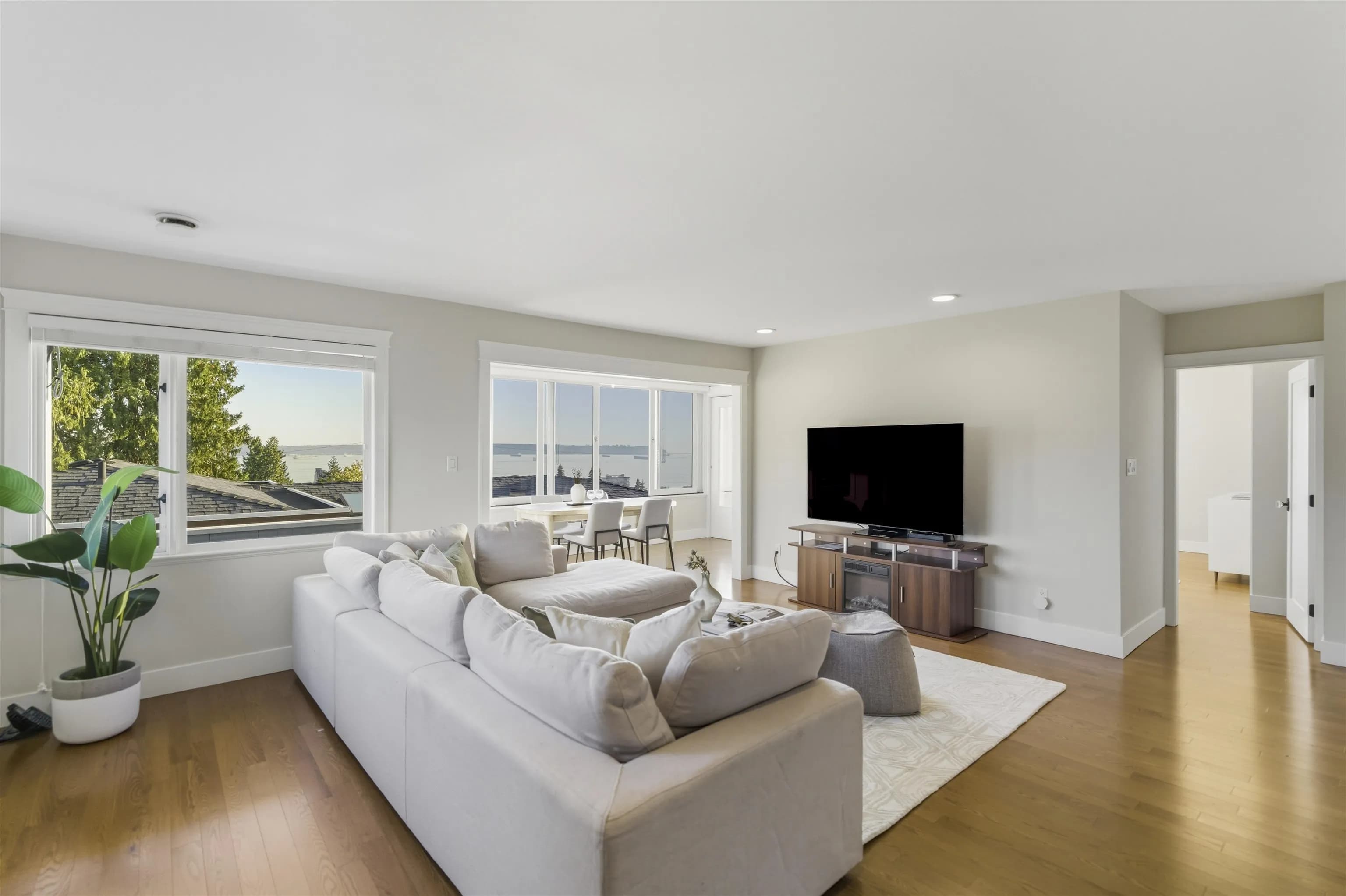 1631 22nd Street, West Vancouver, BC V7V 4E2 — image 18