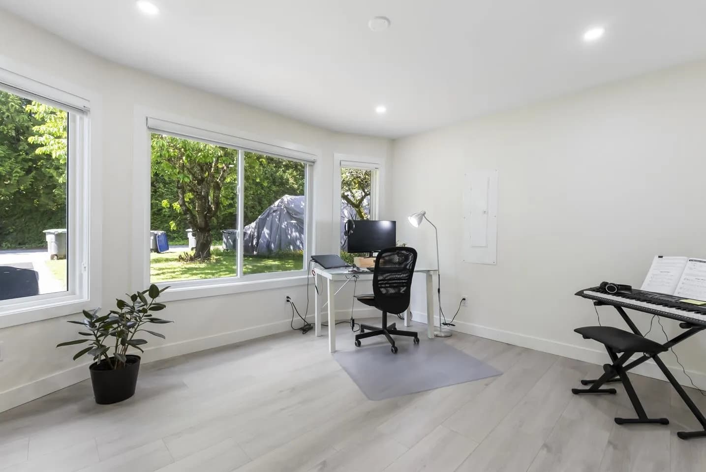 8034 166 Street, Surrey, BC V4N 0H1 — image 27