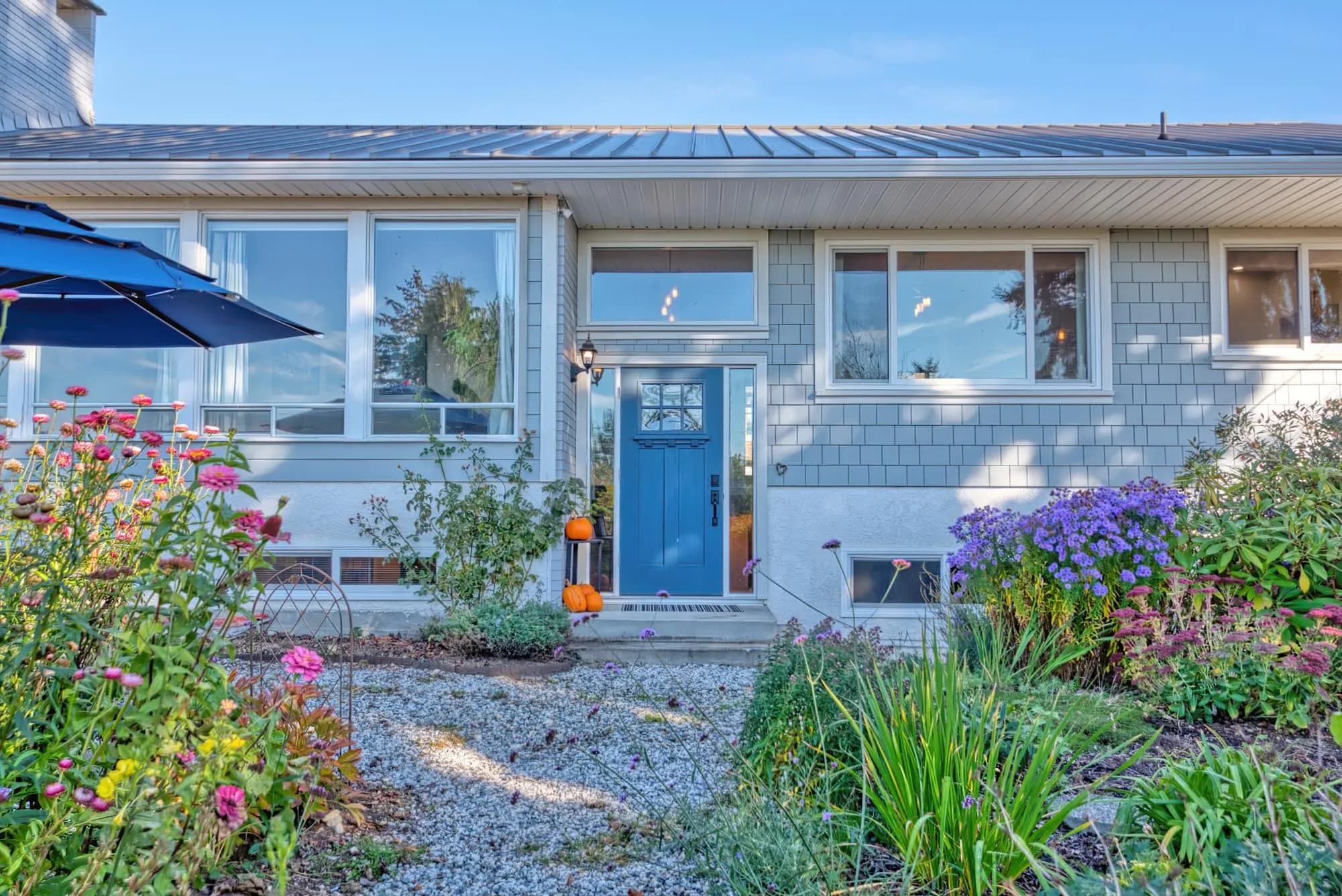 4770 Laurel Avenue, Sechelt, BC V7Z 0B4 — image 2