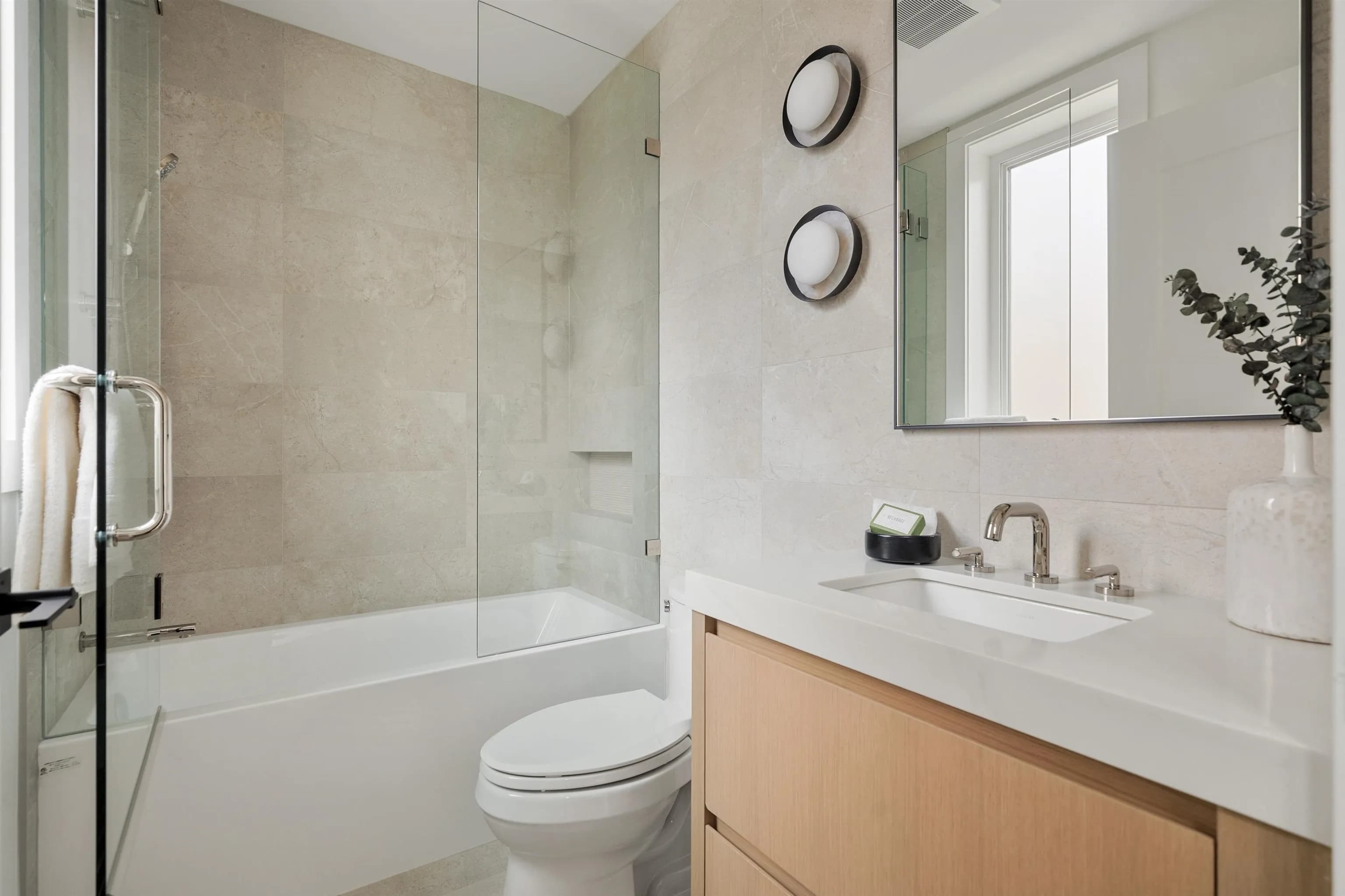 2 3657 W 11th Avenue, Vancouver, BC V6R 2K4 — image 26