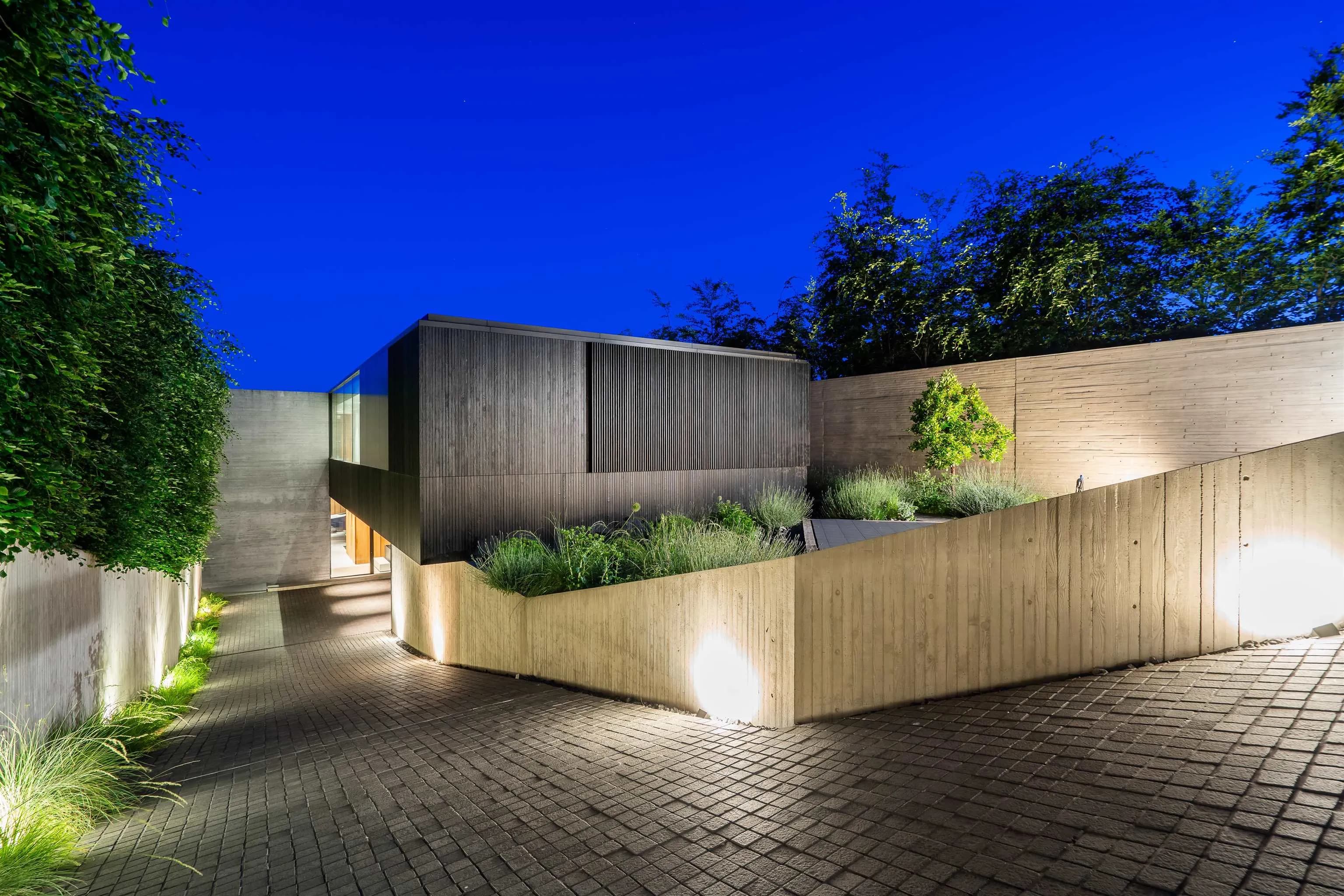 2642 Bellevue Avenue, West Vancouver, BC V7V 1E4 — image 1