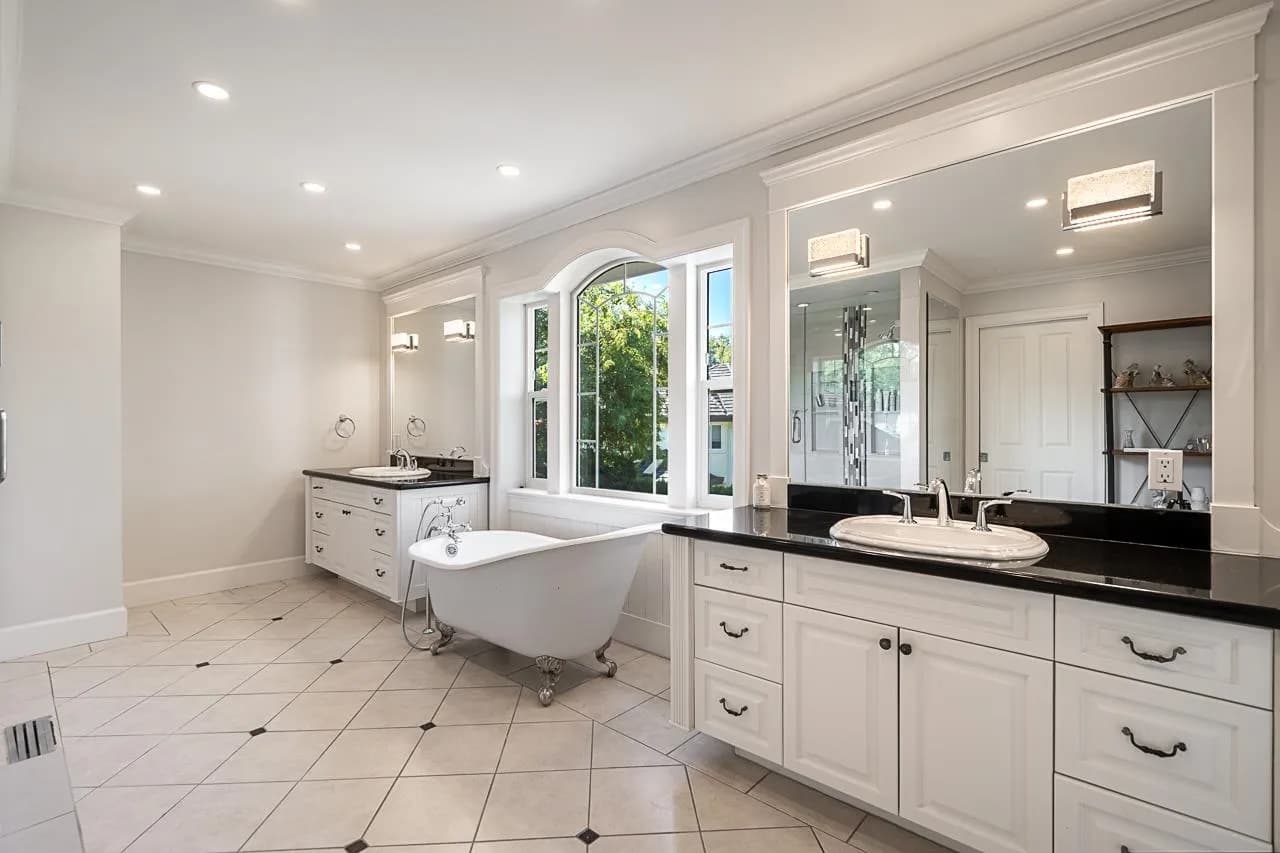 13761 22a Avenue, Surrey, BC V4A 9V8 — image 12
