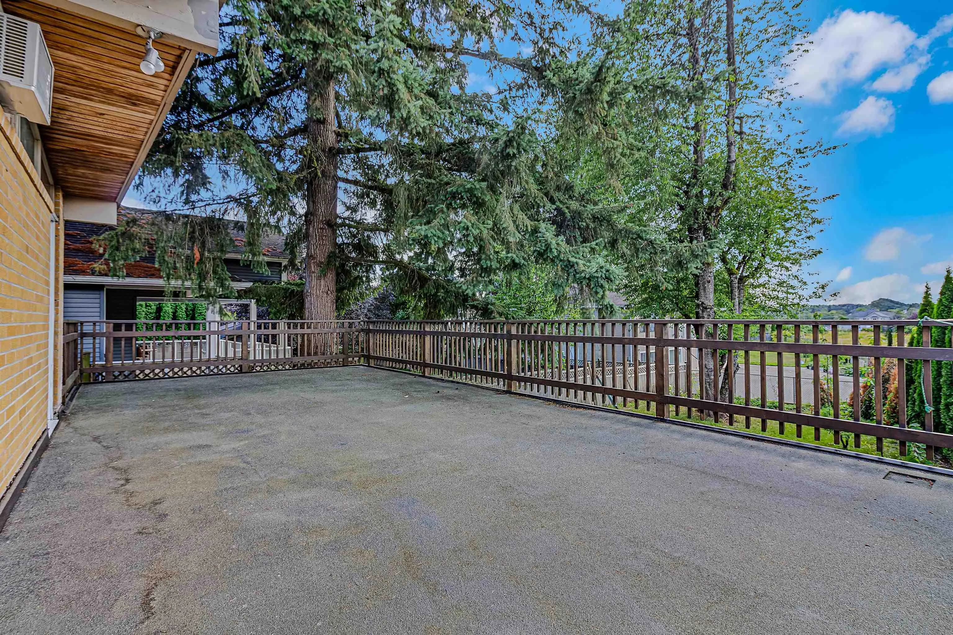 9387 140 Street, Surrey, BC V3V 5Z3 — image 29