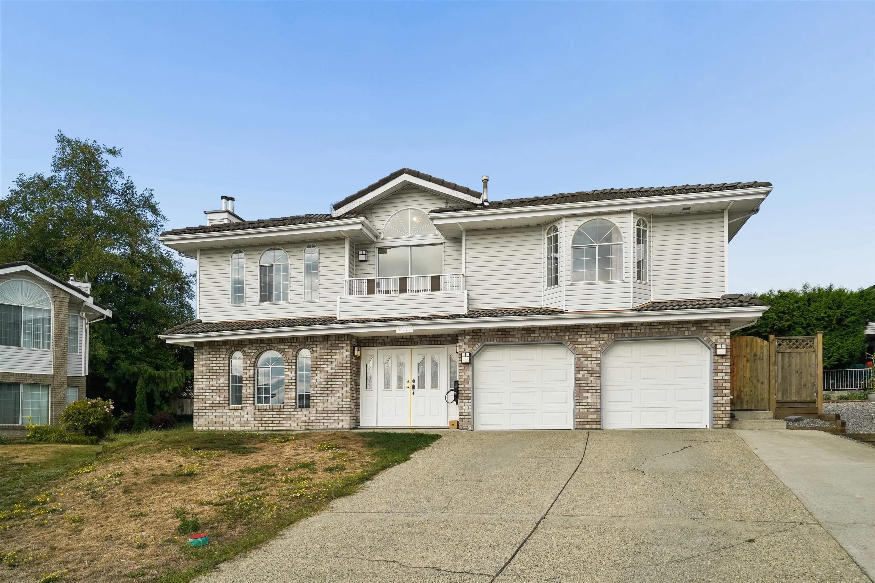 7021 143a Street, Surrey, BC V3W 0X5 — image 1