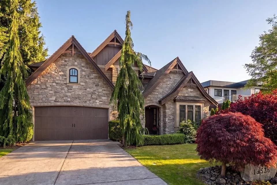 13536 14 Avenue, Surrey, BC V4A 5H5 — image 1
