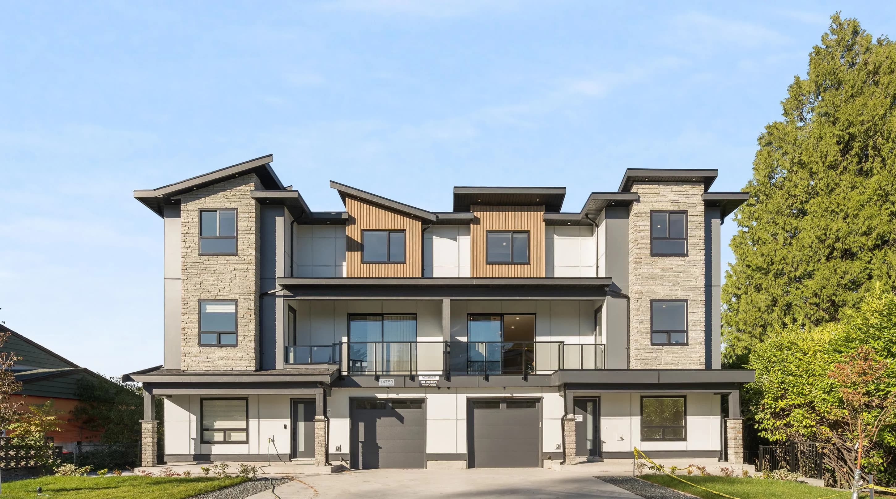 102 14753 111a Avenue, Surrey, BC V3R 2E2 — image 1