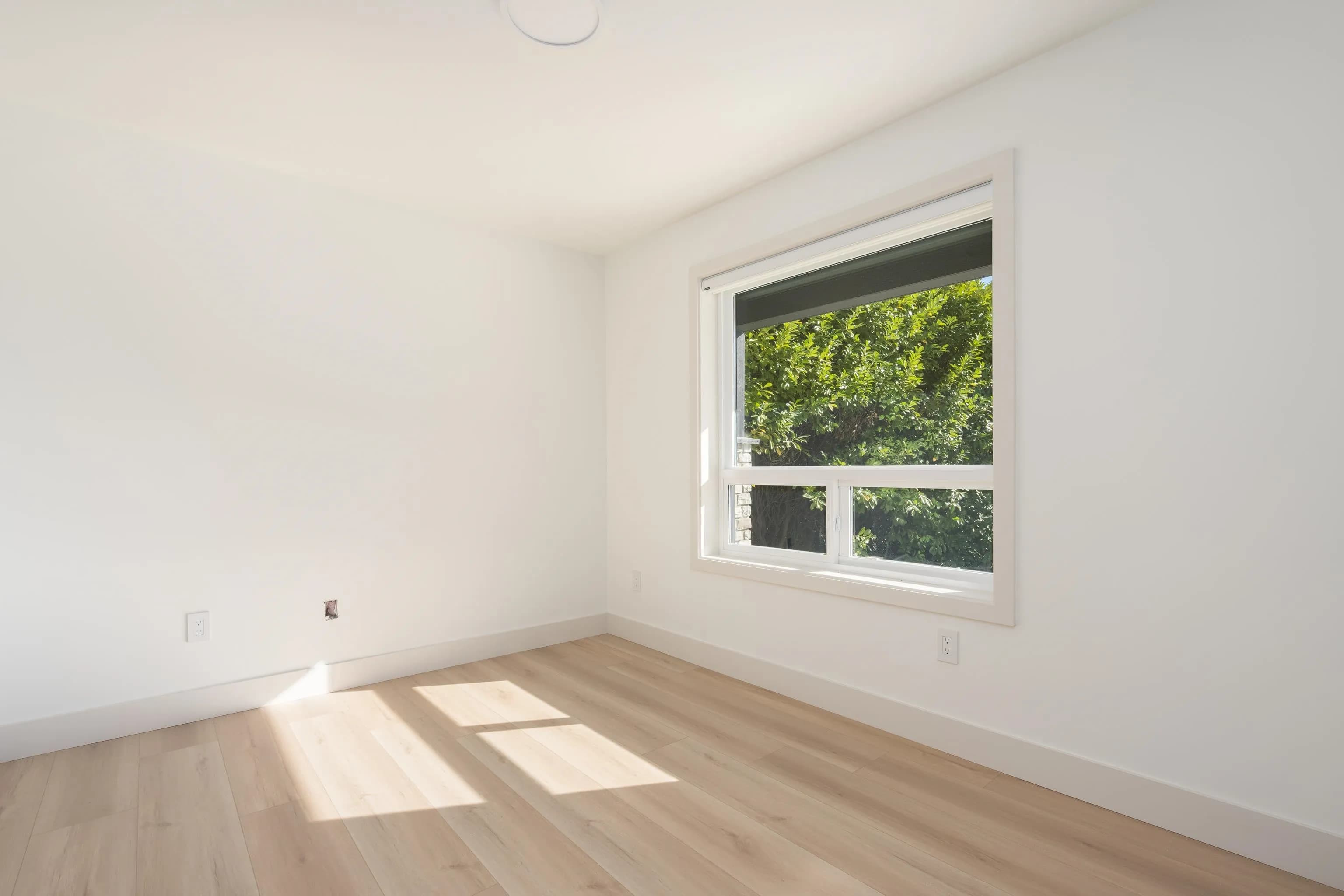102 14753 111a Avenue, Surrey, BC V3R 2E2 — image 3