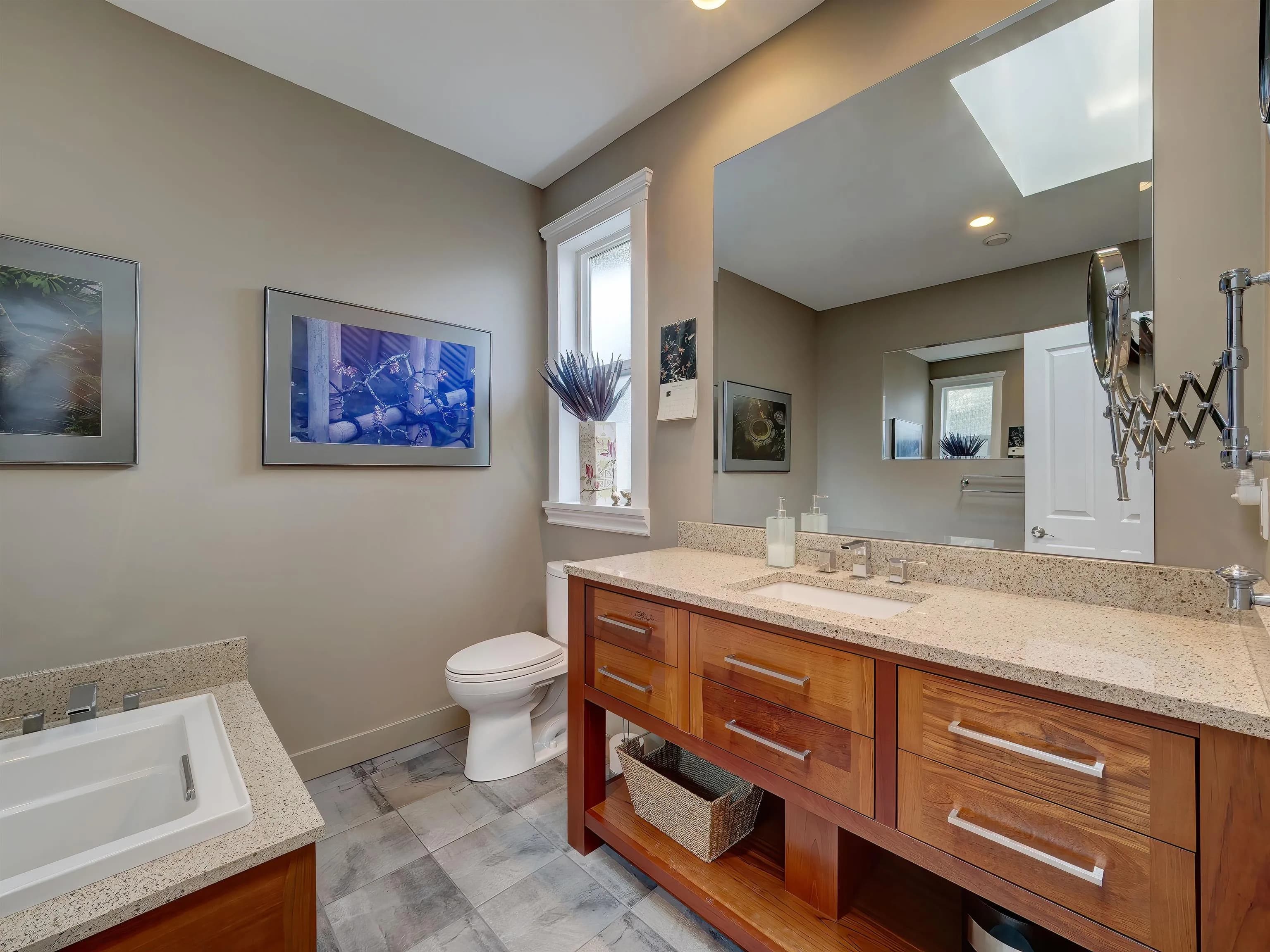 6161 Highmoor Place, Sechelt, BC V7Z 0L1 — image 28