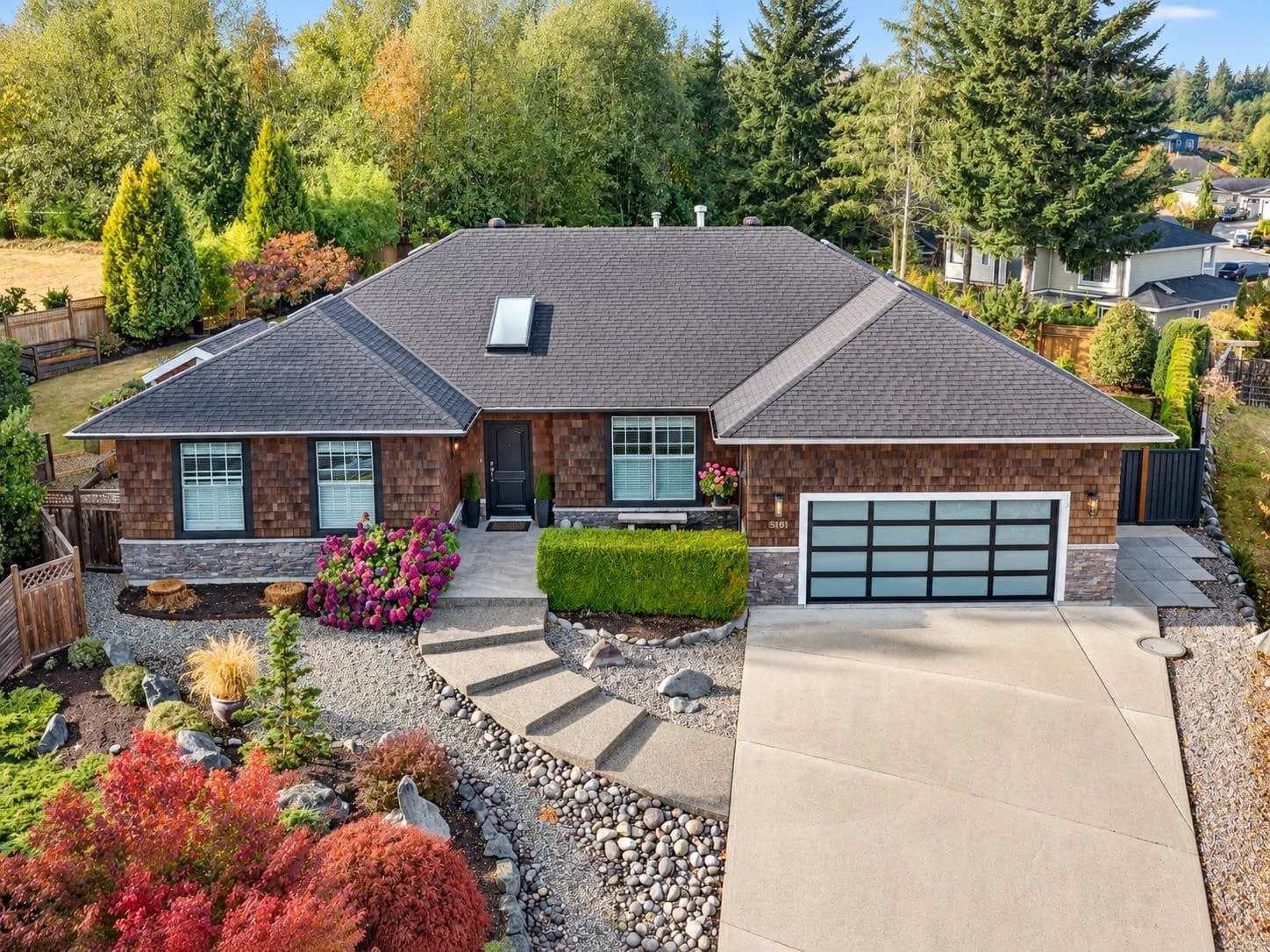 6161 Highmoor Place, Sechelt, BC V7Z 0L1 — image 2