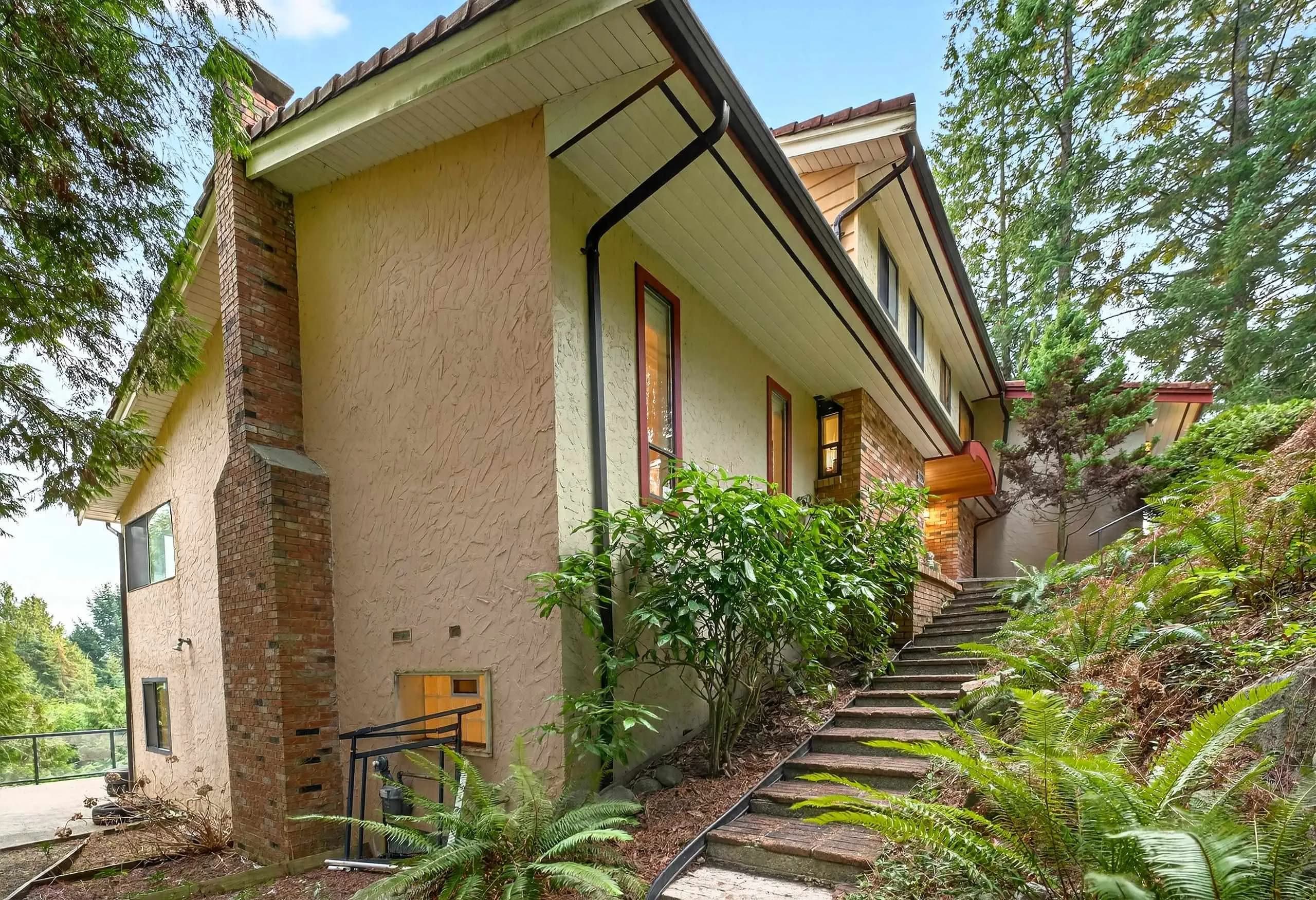 1375 Burnside Road, West Vancouver, BC V7S 2P6 — image 36