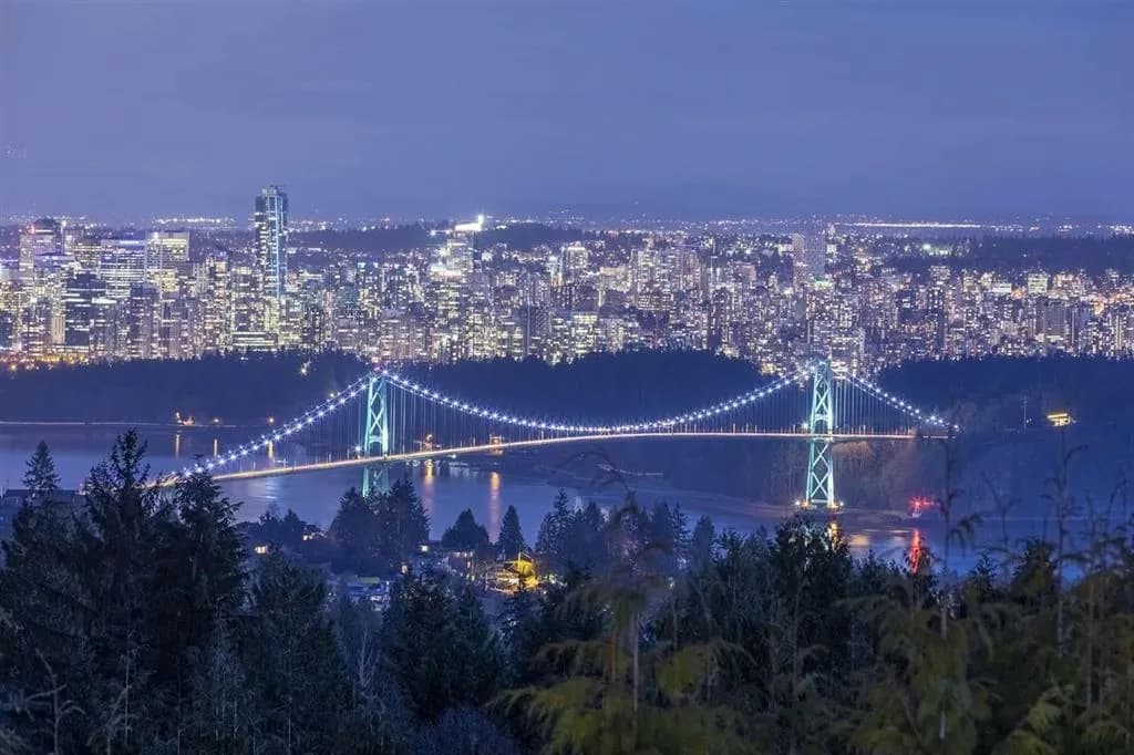 1375 Burnside Road, West Vancouver, BC V7S 2P6 — image 1