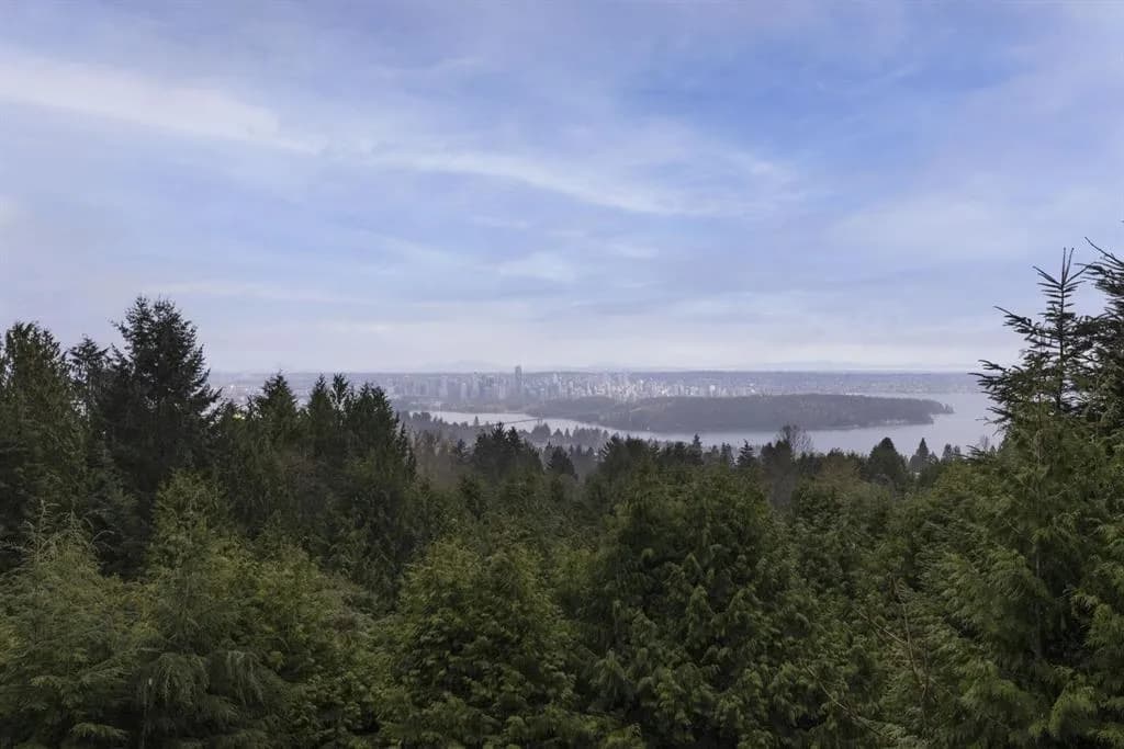 1375 Burnside Road, West Vancouver, BC V7S 2P6 — image 3