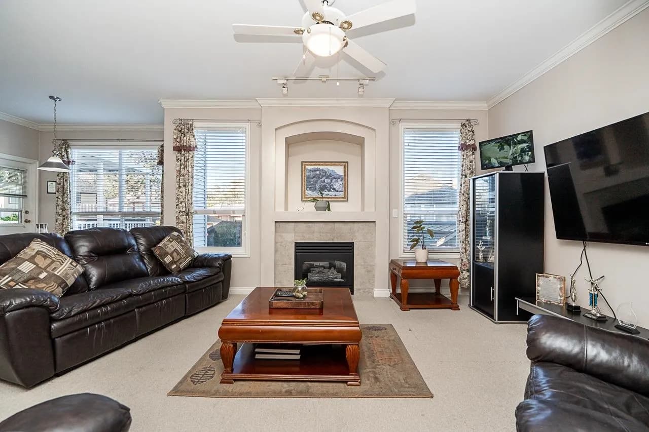 14569 75a Avenue, Surrey, BC V3S 8T9 — image 5