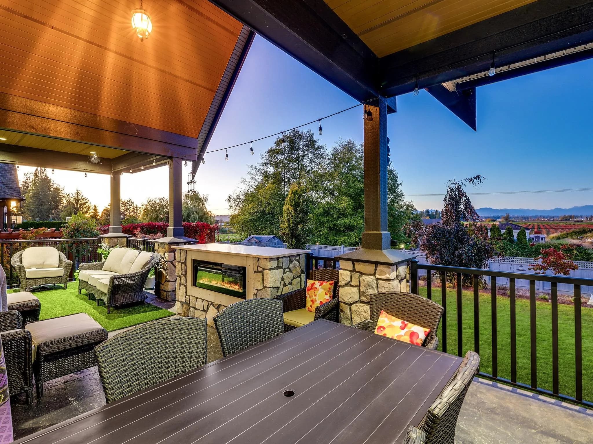 15949 39a Avenue, Surrey, BC V3Z 0Y3 — image 32