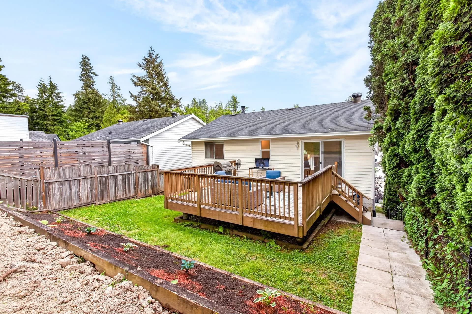22525 Brickwood Close, Maple Ridge, BC V2X 9J5 — image 38