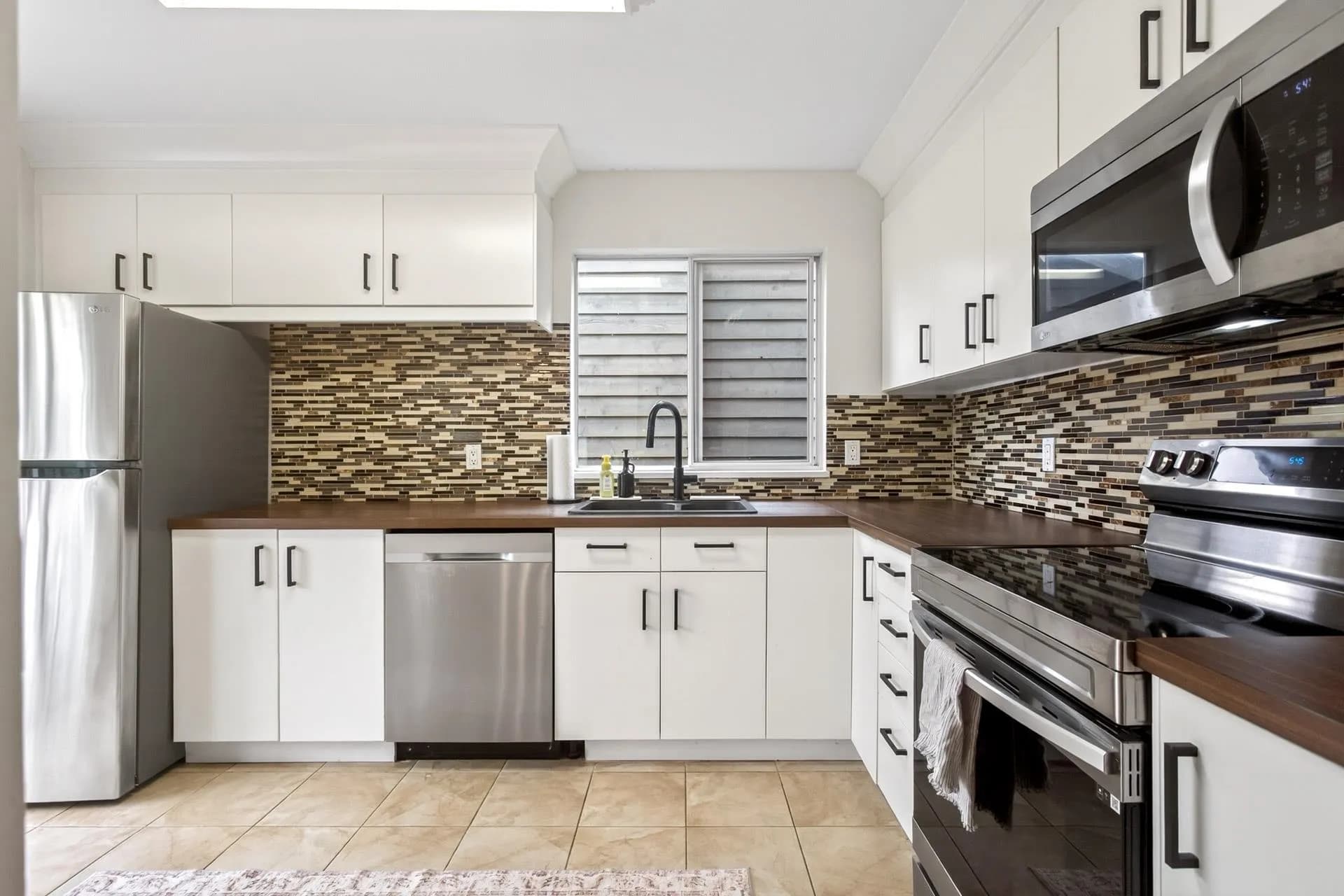22525 Brickwood Close, Maple Ridge, BC V2X 9J5 — image 22
