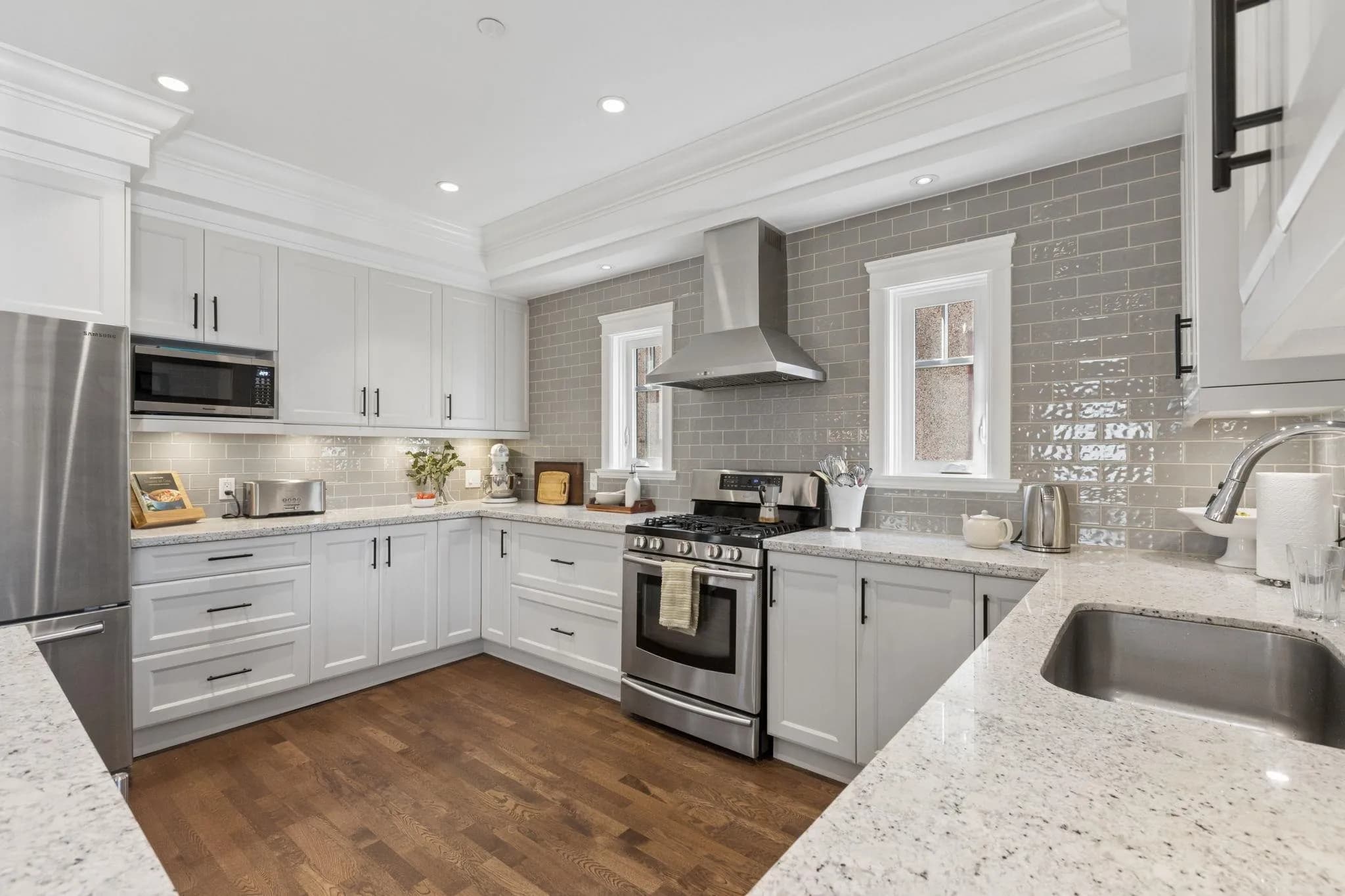 2533 Kitchener Street, Vancouver, BC V5K 3C7 — image 9