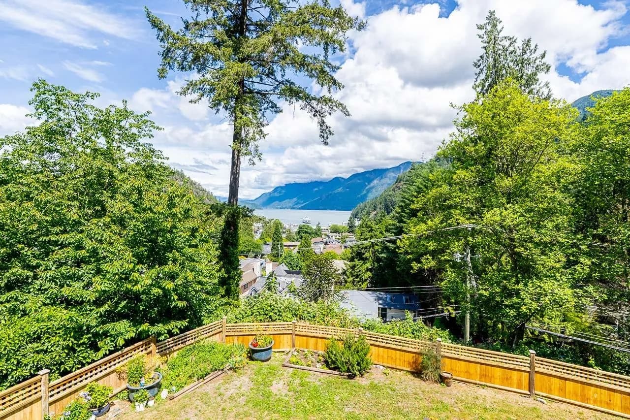 6330 Chatham Street, West Vancouver, BC V7W 2E2 — image 10
