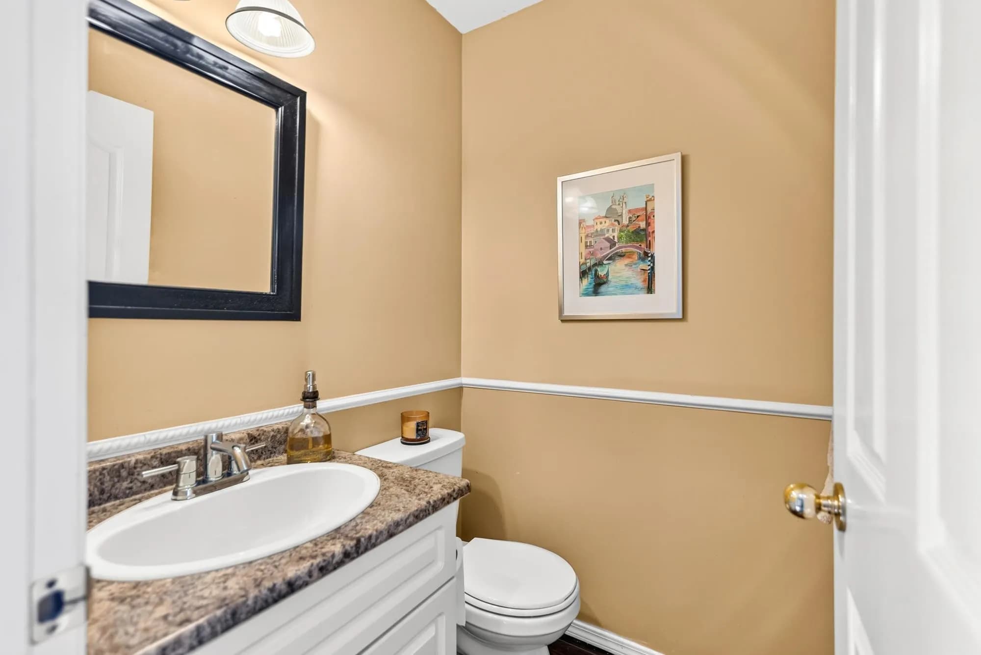 5818 Trail Avenue, Sechelt, BC V7Z 0L9 — image 20