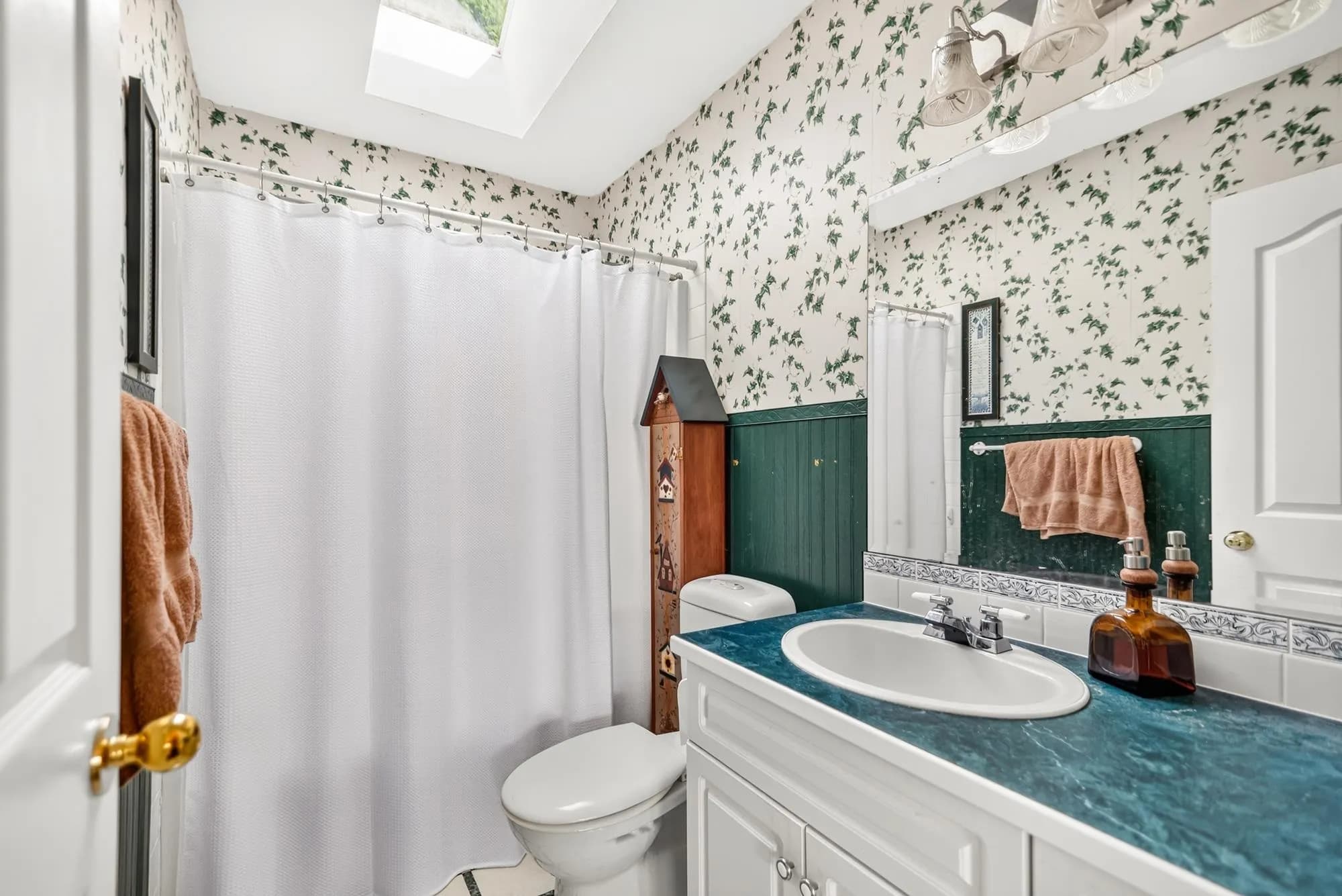 5818 Trail Avenue, Sechelt, BC V7Z 0L9 — image 27