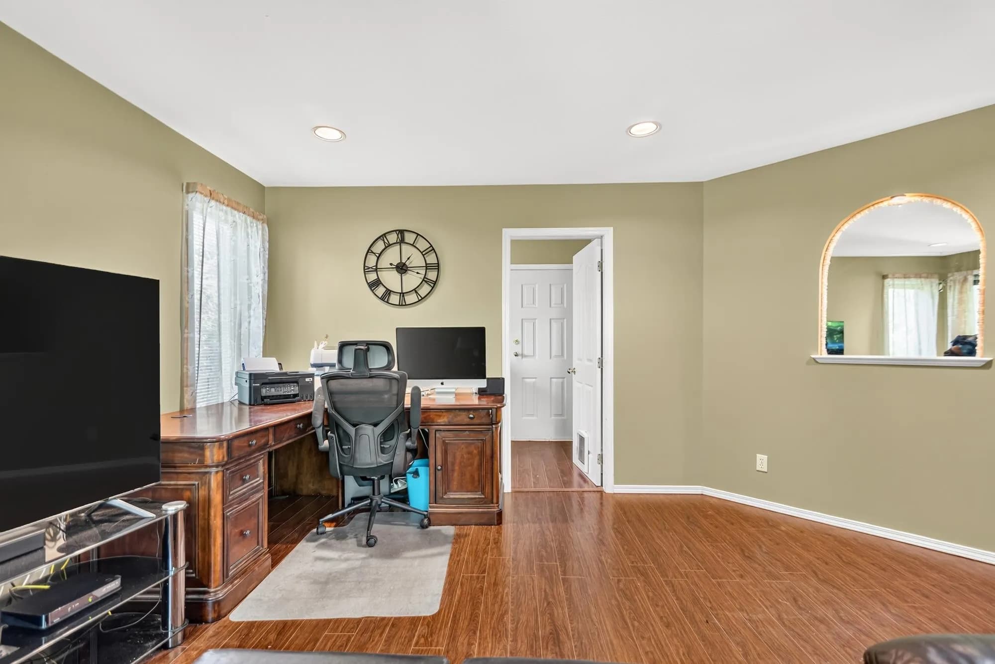 5818 Trail Avenue, Sechelt, BC V7Z 0L9 — image 18