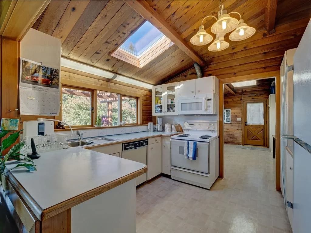 5229 Yacht Road, Sechelt, BC V7Z 0C1 — image 11